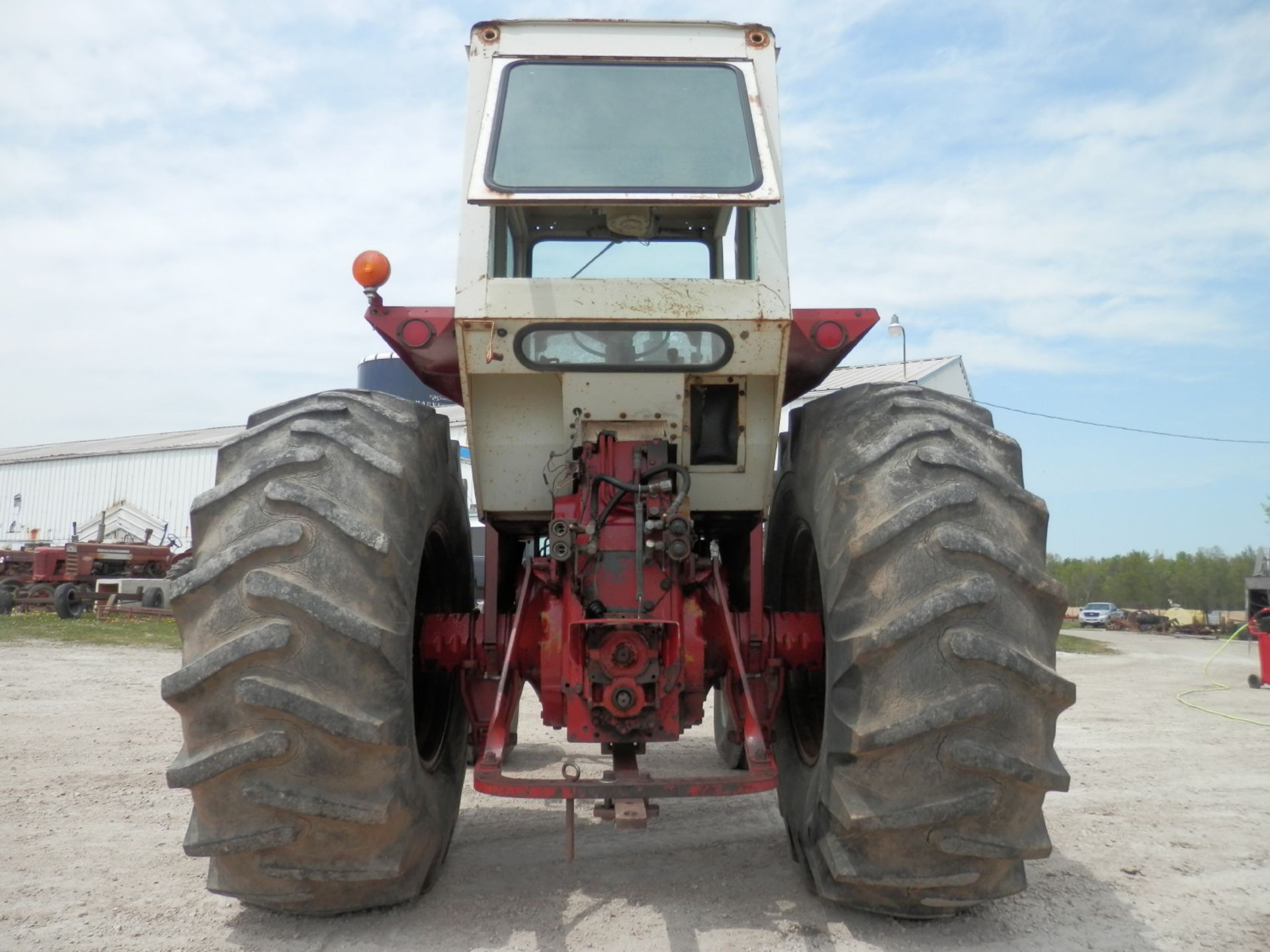 INTERNATIONAL i-806 TRACTOR w/ICE BOX CAB - Image 4 of 10