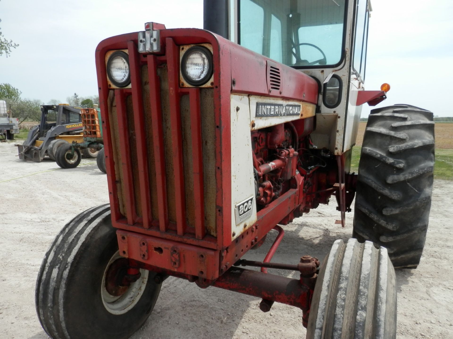 INTERNATIONAL i-806 TRACTOR w/ICE BOX CAB - Image 7 of 10