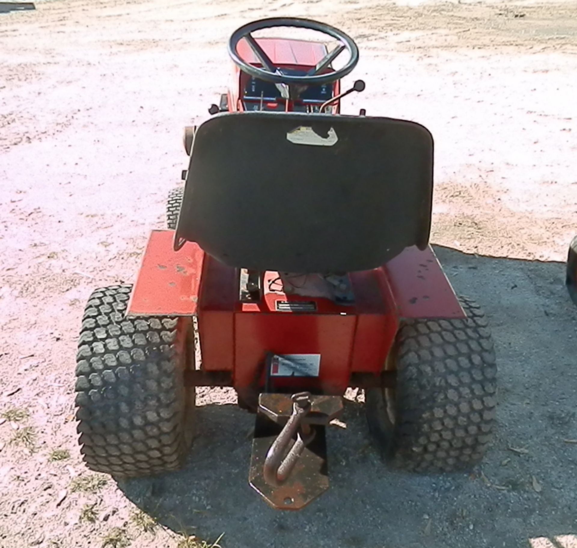 INTERNATIONAL CUB CADET HYDRO 282 LAWN TRACTOR - Image 5 of 6