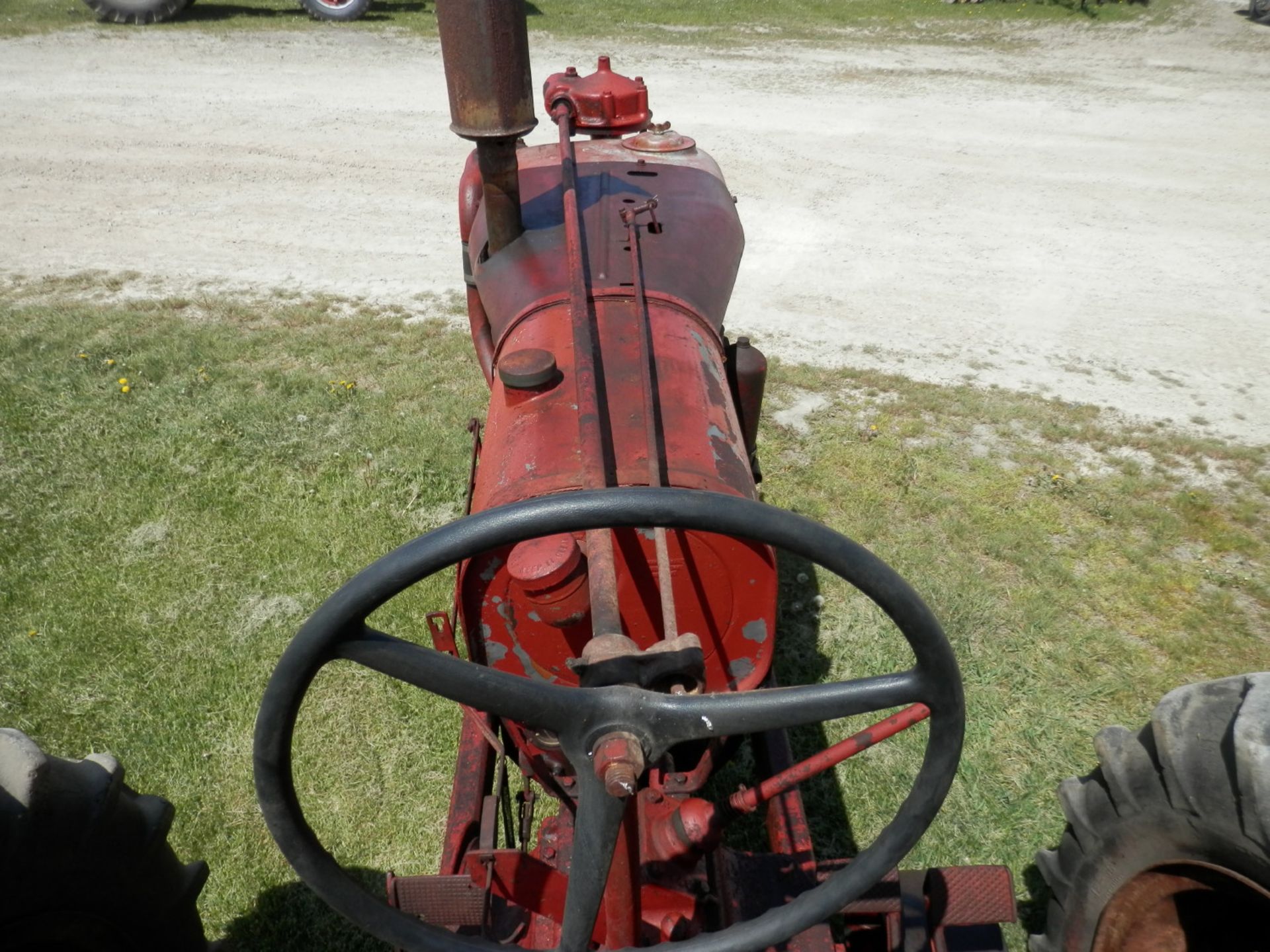 INTERNATIONAL HARVESTER F-20 TRACTOR - Image 4 of 10