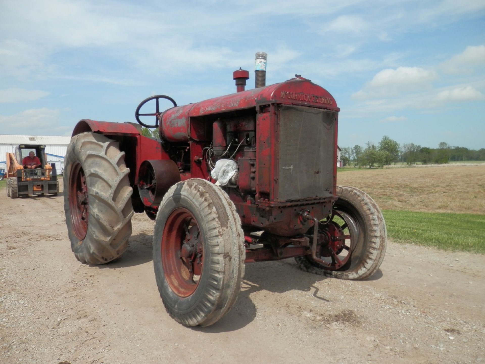 MC CORMICK DEERING W30 TRACTOR - Image 2 of 12