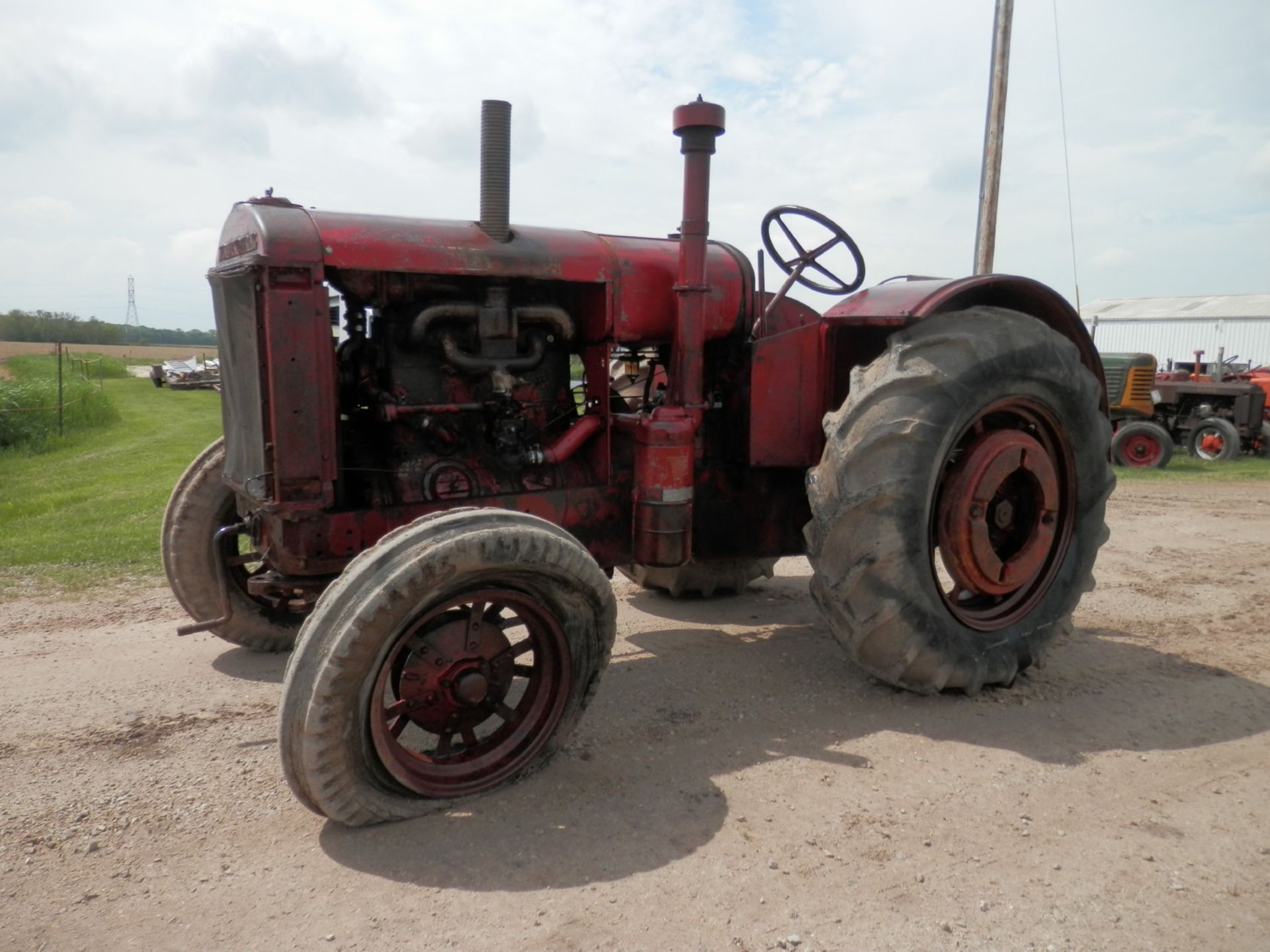 MC CORMICK DEERING W30 TRACTOR - Image 3 of 12