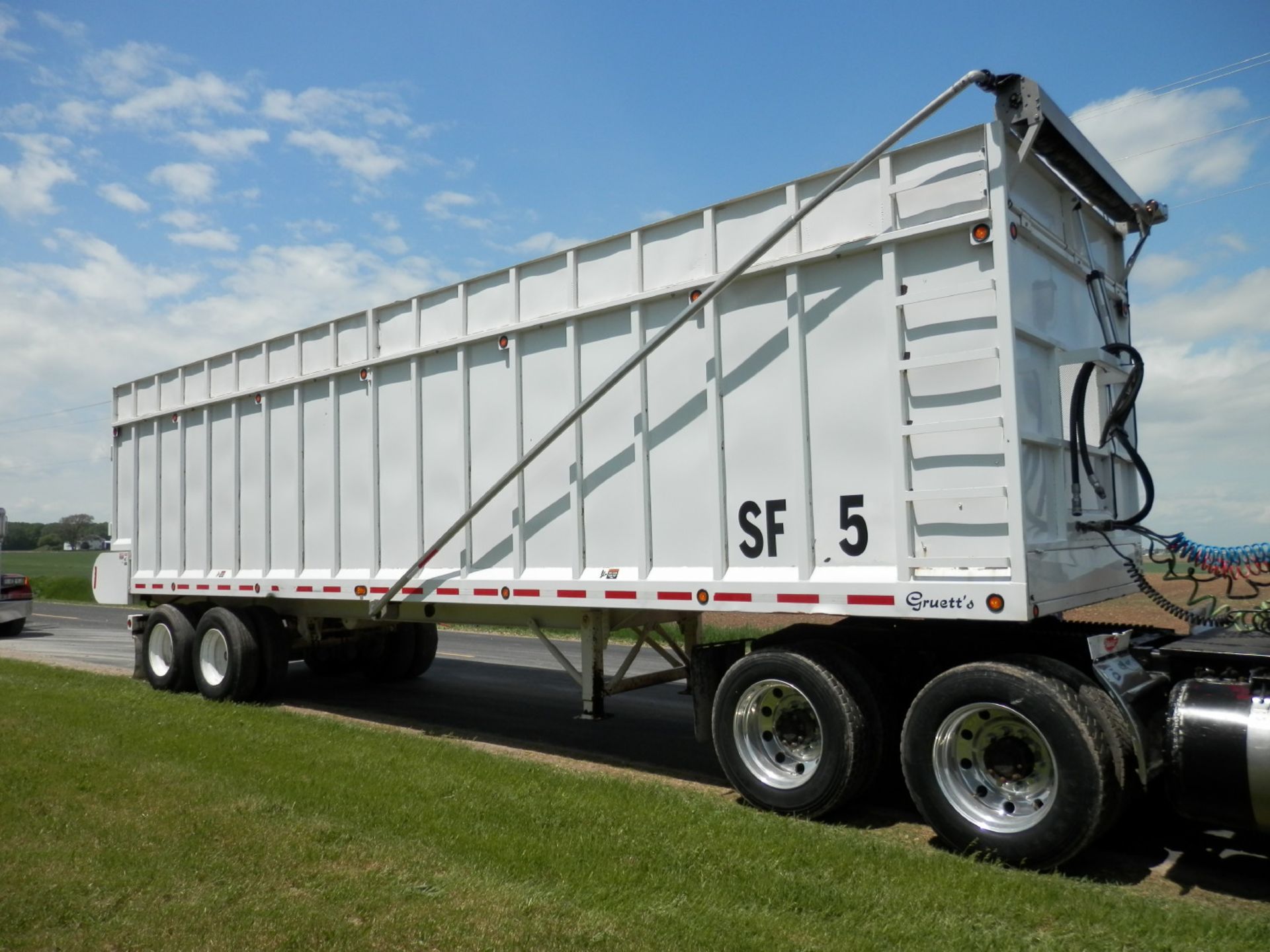 GREAT LAKES 36' LIVE FLOOR FORAGE TRAILER VIN: 1G9CR36229S139048