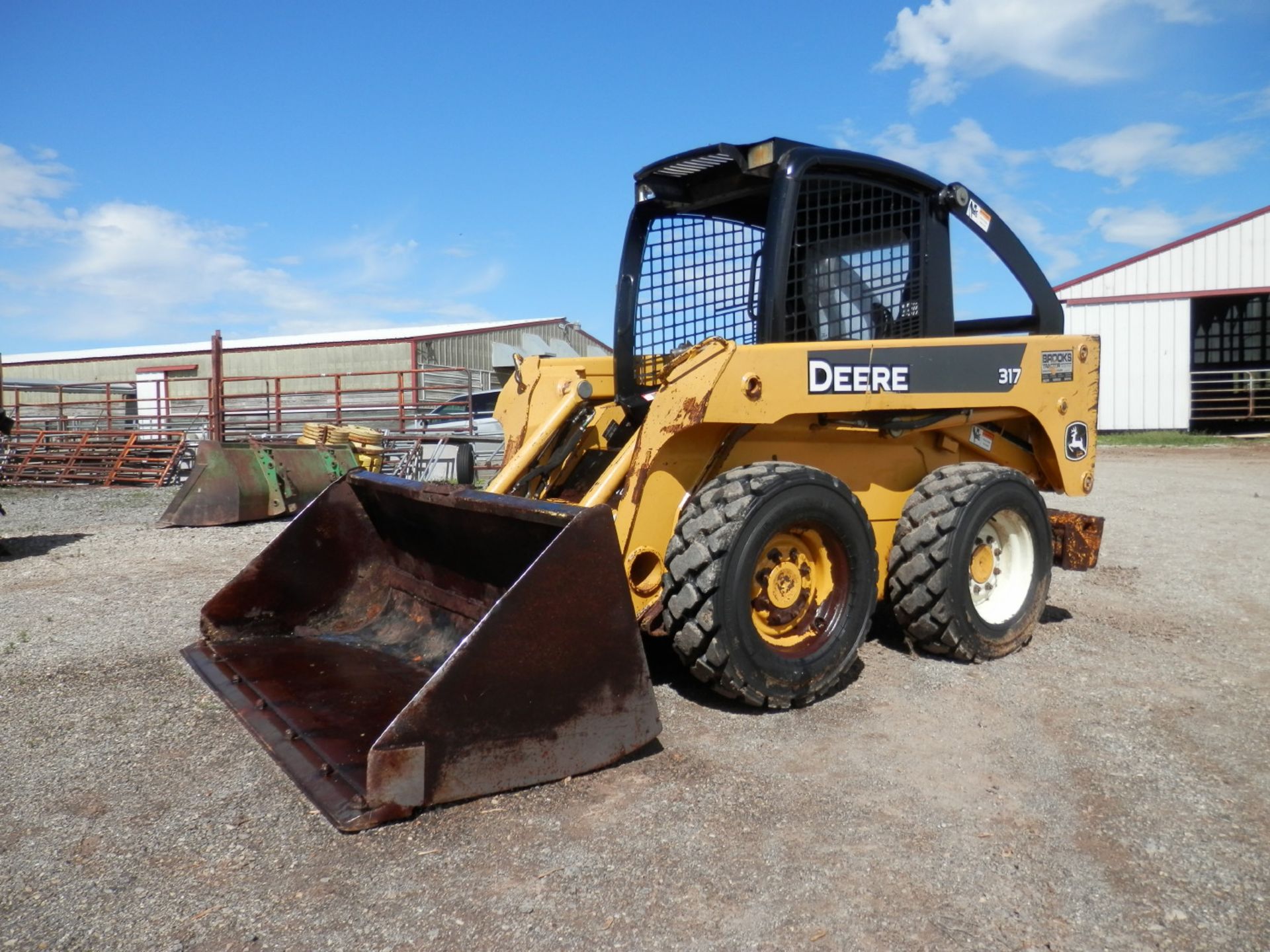 JOHN DEERE 317 SKID STEER - Image 2 of 10