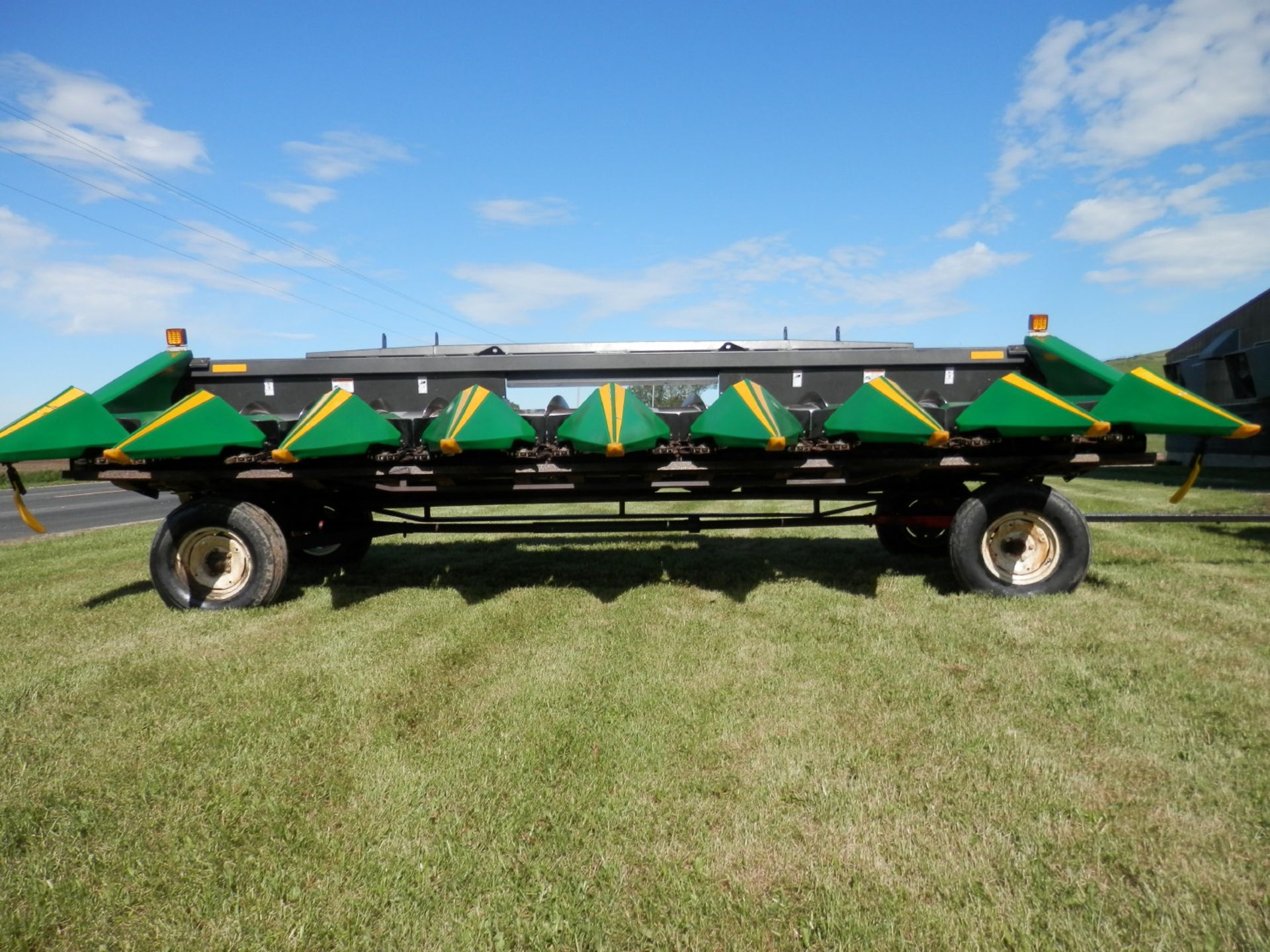 DRAGO MDL. N8TR 8 ROW CORN HEAD