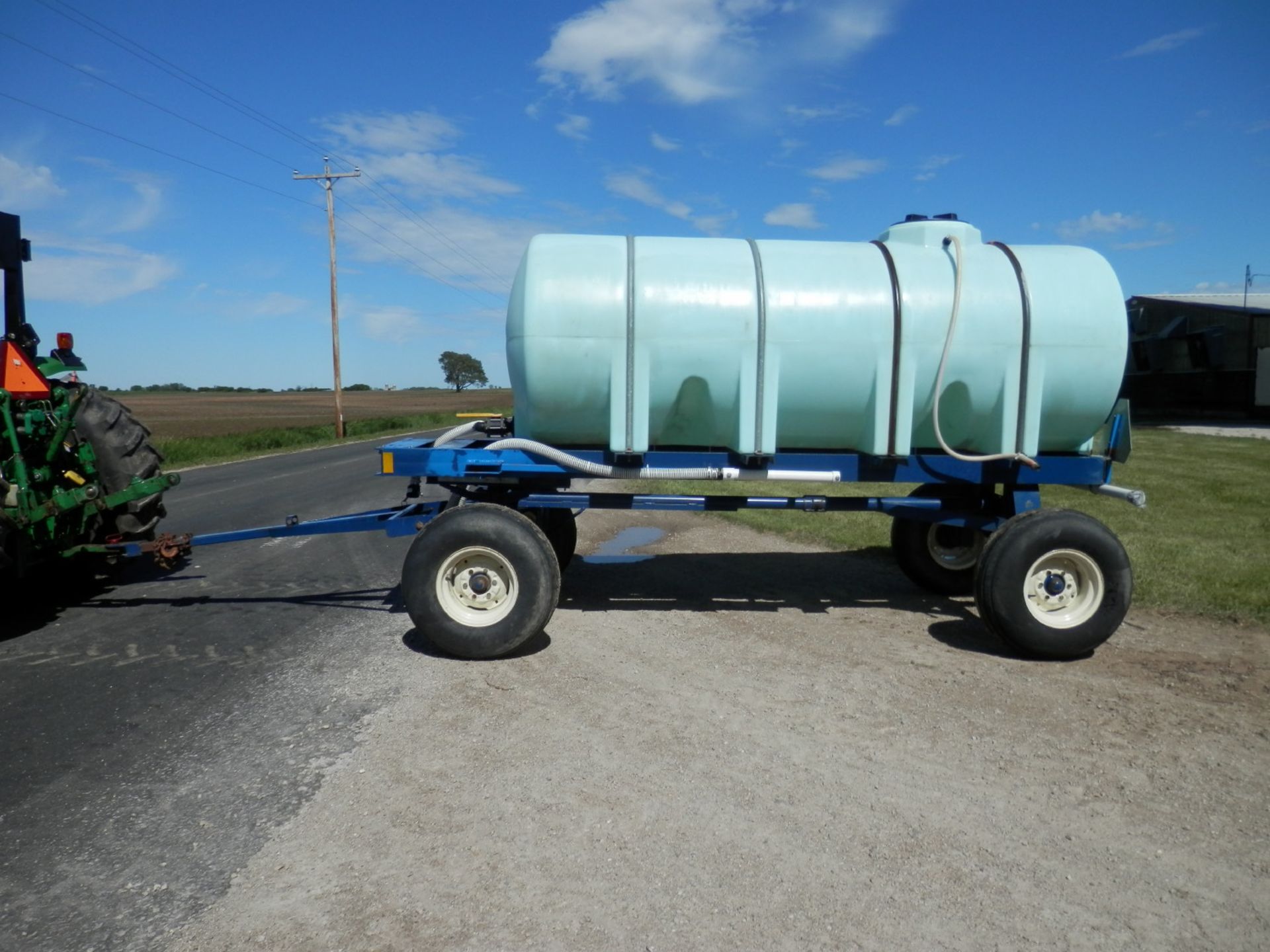 LINCO DIST 1000 GAL POLY SUPPLY TANK - Image 5 of 8