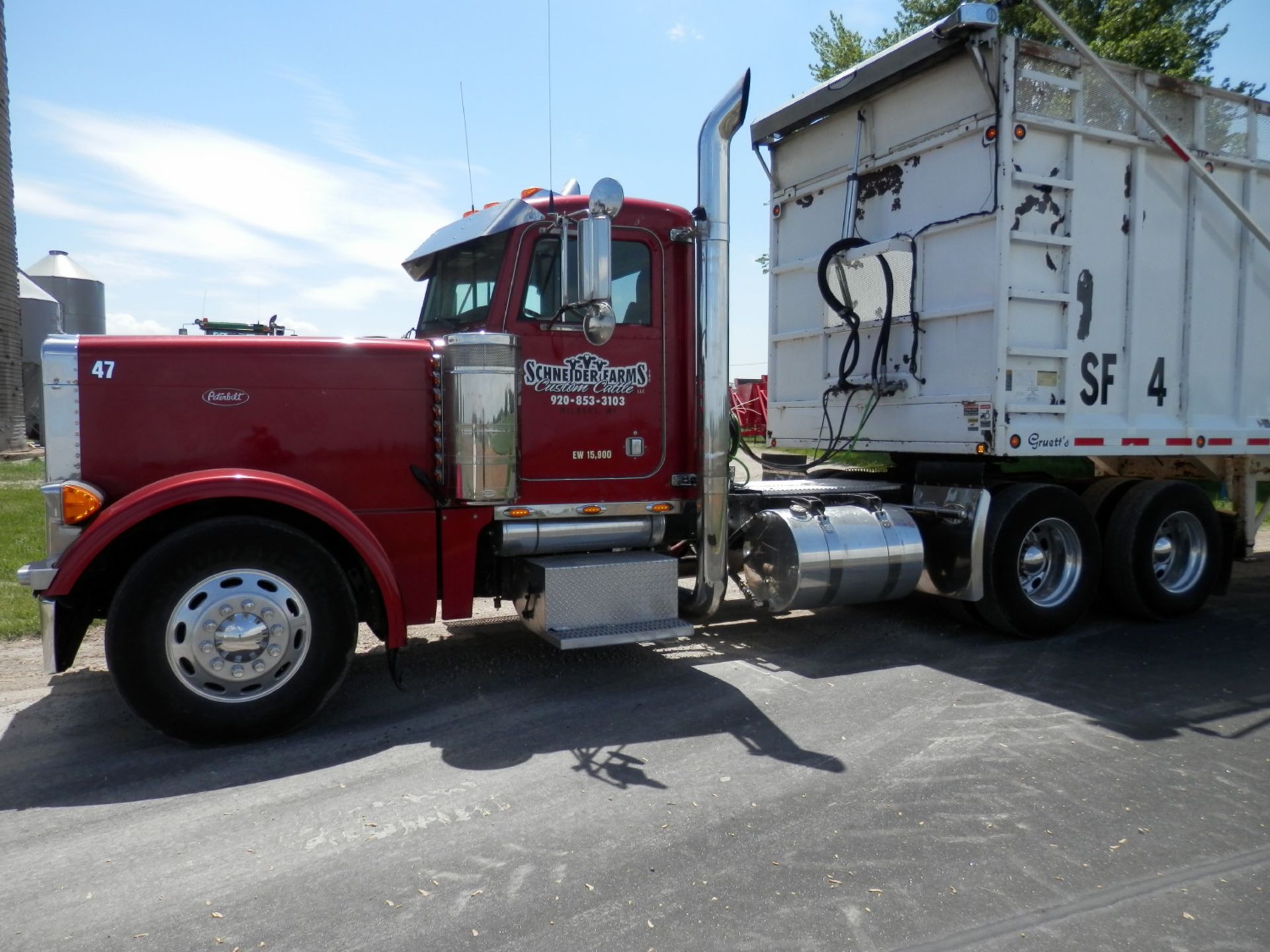 2004 PETERBILT 379 DAY CAB SEMI TRACTOR - Image 14 of 15