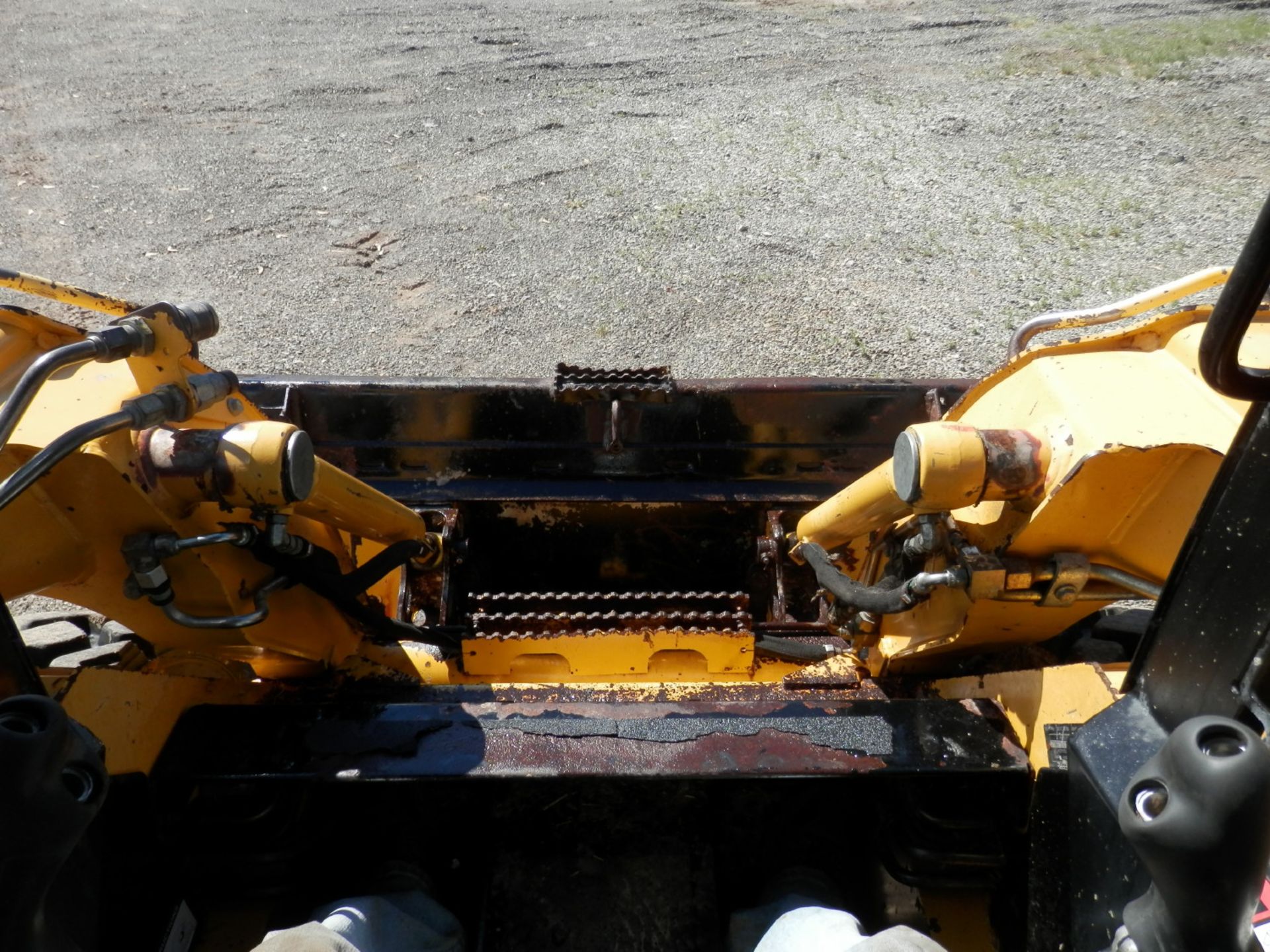 JOHN DEERE 317 SKID STEER - Image 5 of 10