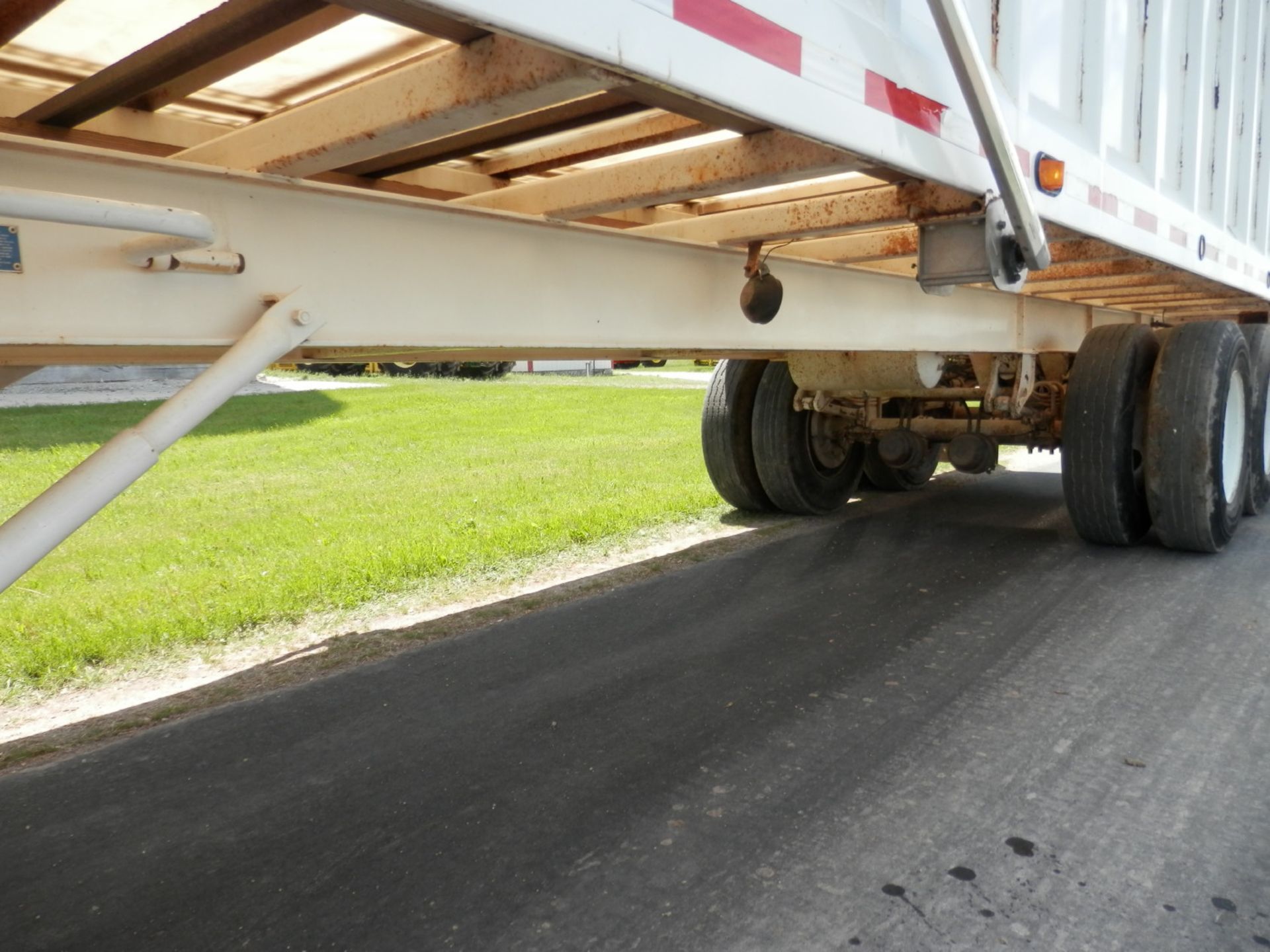 GREAT LAKES 36' LIVE FLOOR FORAGE TRAILER VIN: 1G9CR36229S139048 - Image 7 of 10