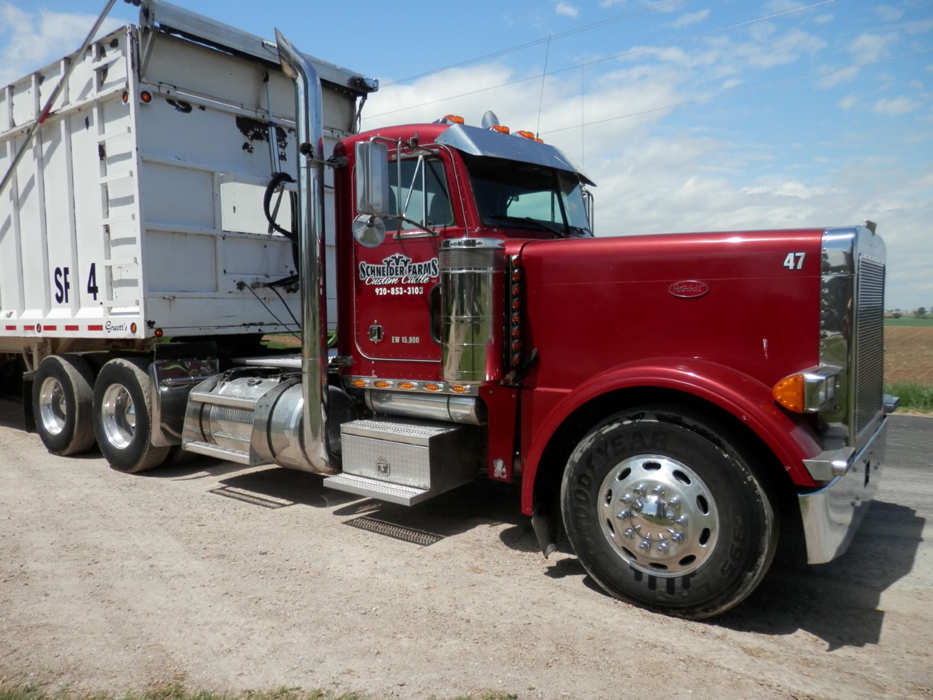 2004 PETERBILT 379 DAY CAB SEMI TRACTOR - Image 6 of 15