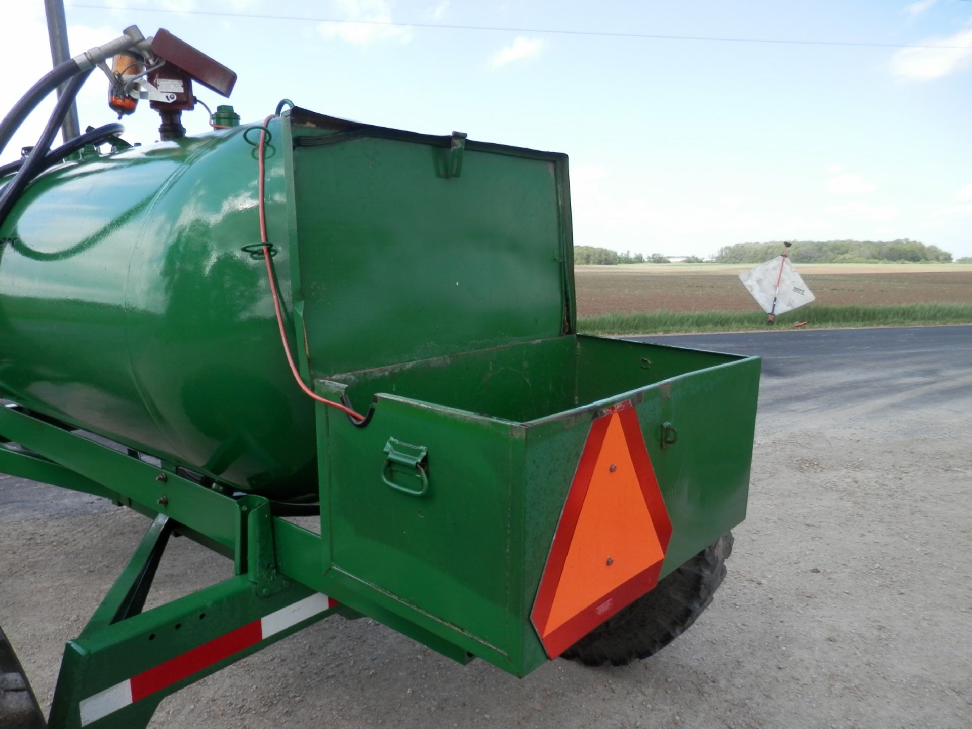 PORTABLE 500 GAL FUEL SUPPLY TANK w/PUMP - Image 3 of 5