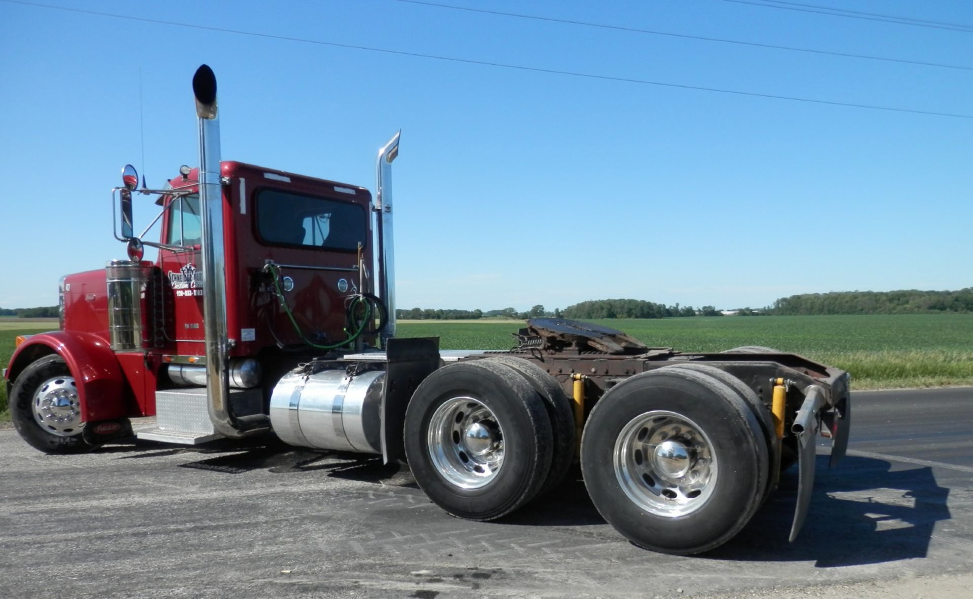 2004 PETERBILT 379 DAY CAB SEMI TRACTOR - Image 4 of 15