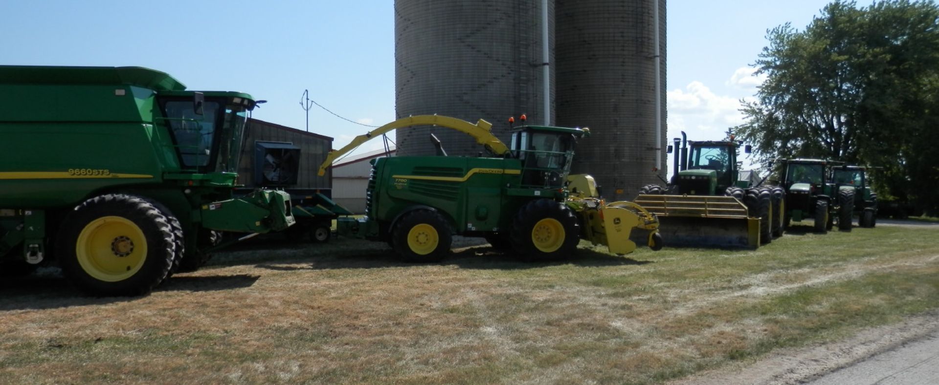 JD Pro Drive 7780 SP Harvestor, JD 9660 Combine, JD Tractors, & More! - Image 3 of 5