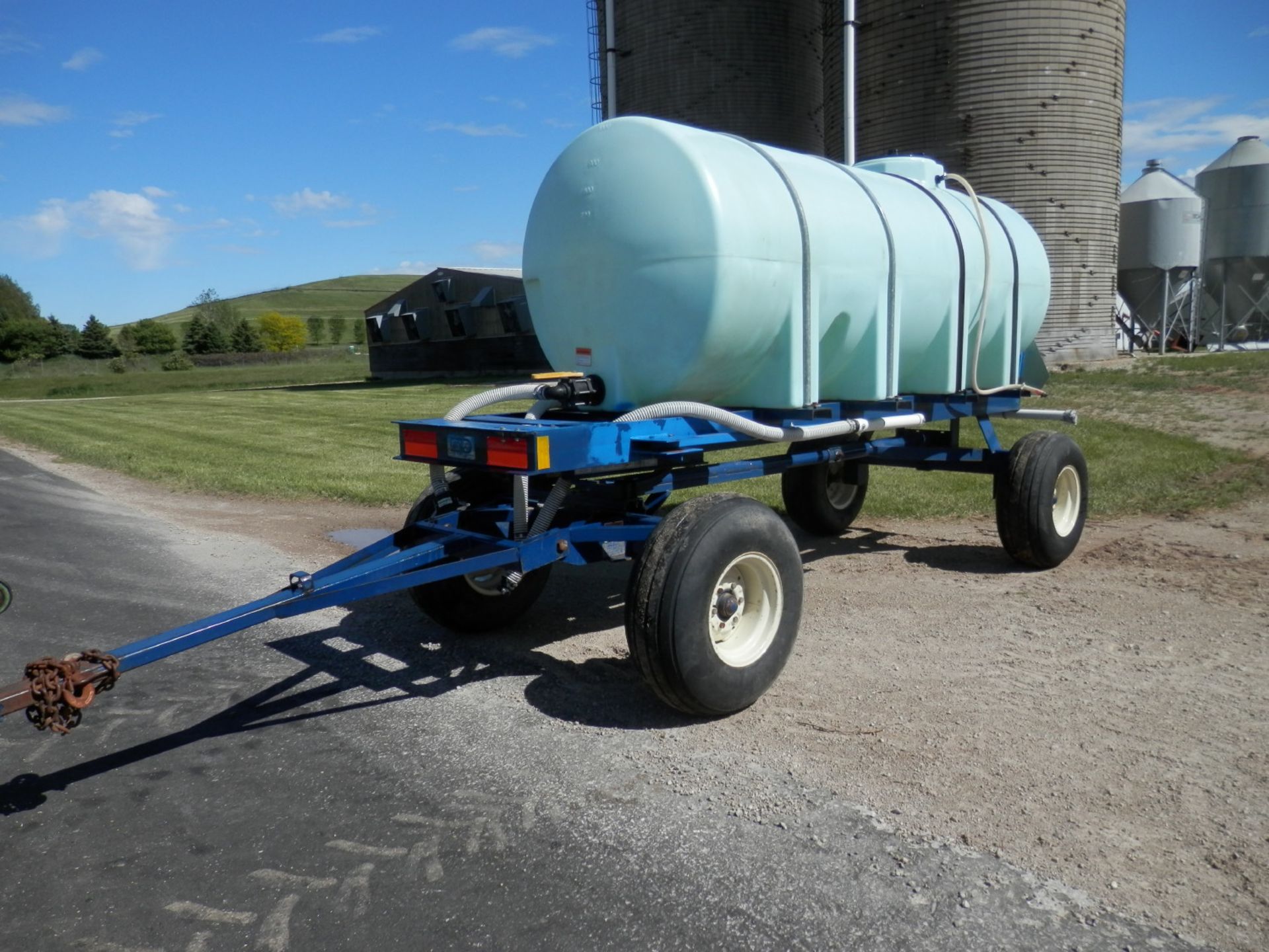 LINCO DIST 1000 GAL POLY SUPPLY TANK - Image 3 of 8