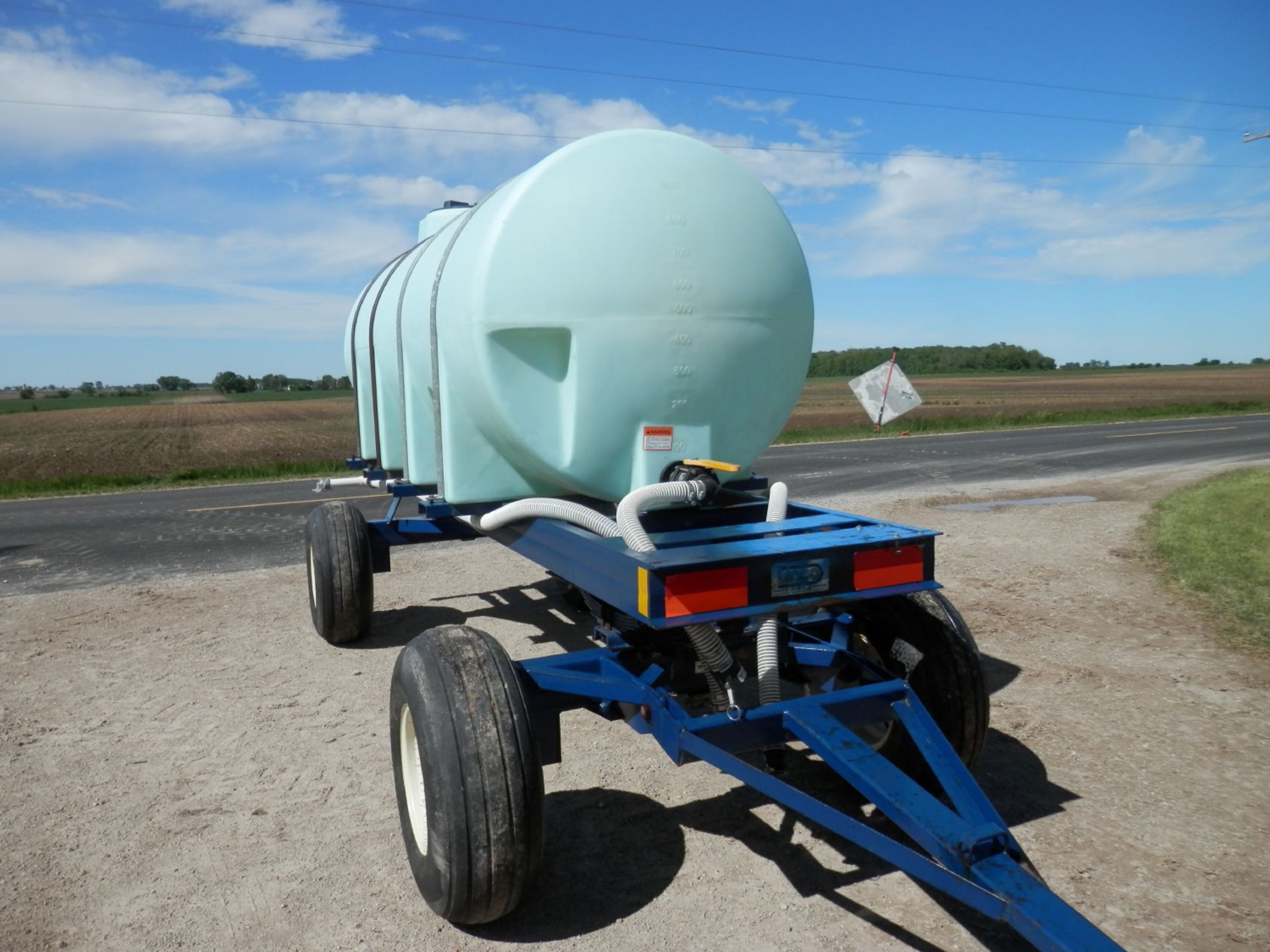 LINCO DIST 1000 GAL POLY SUPPLY TANK - Image 4 of 8