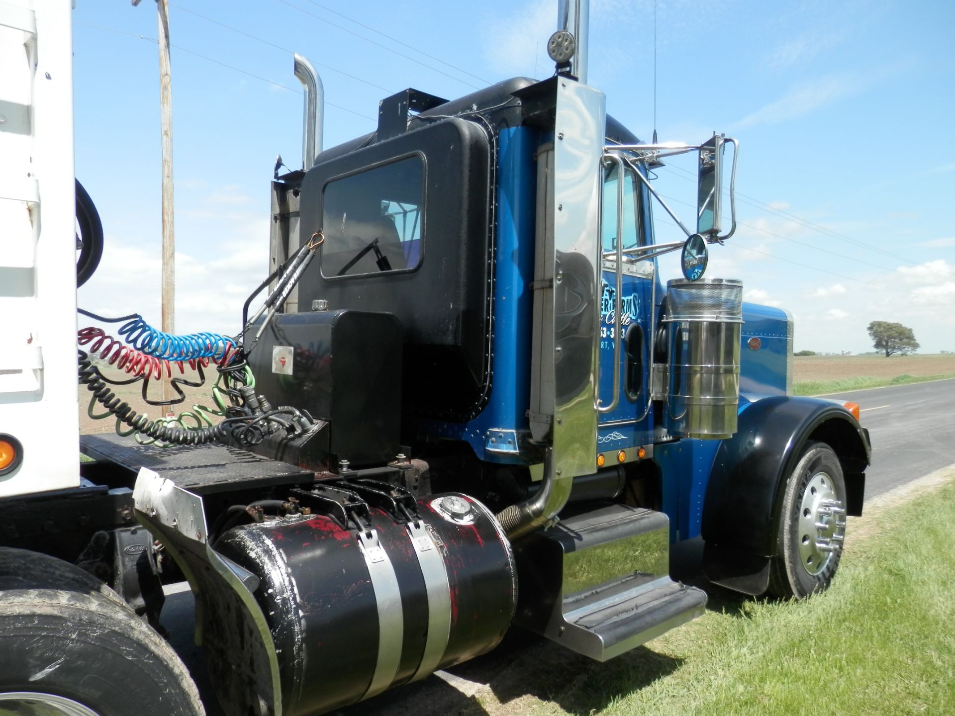 2000 PETERBILT 379 DAY CAB SEMI TRACTOR VIN: 1XP5DB9X5YN546392 - Image 4 of 19