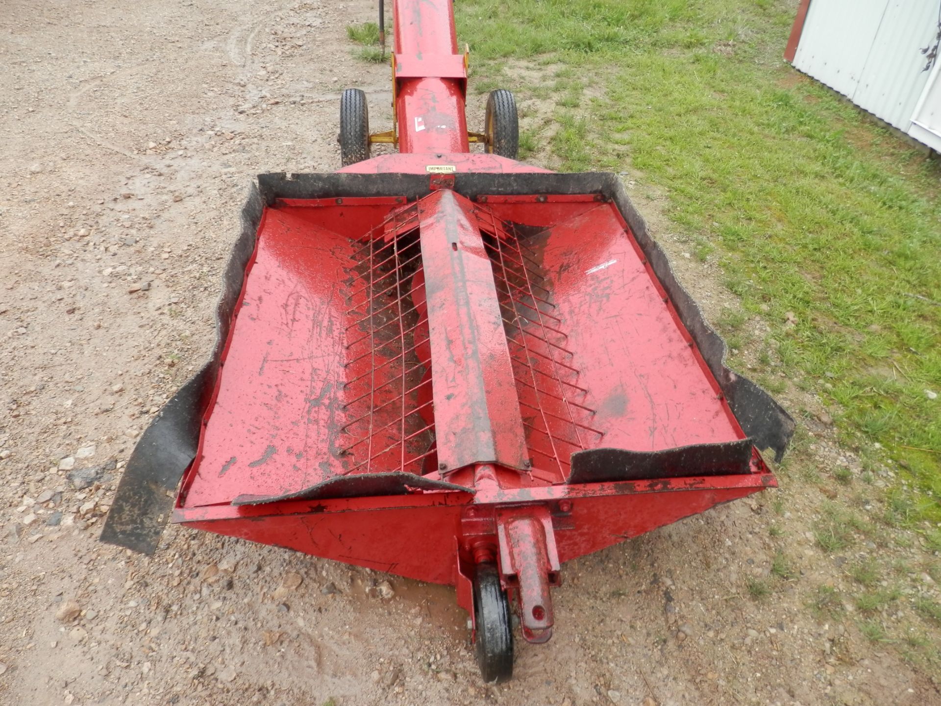 FARM KING 10" SWING AWAY AUGER - Image 2 of 3