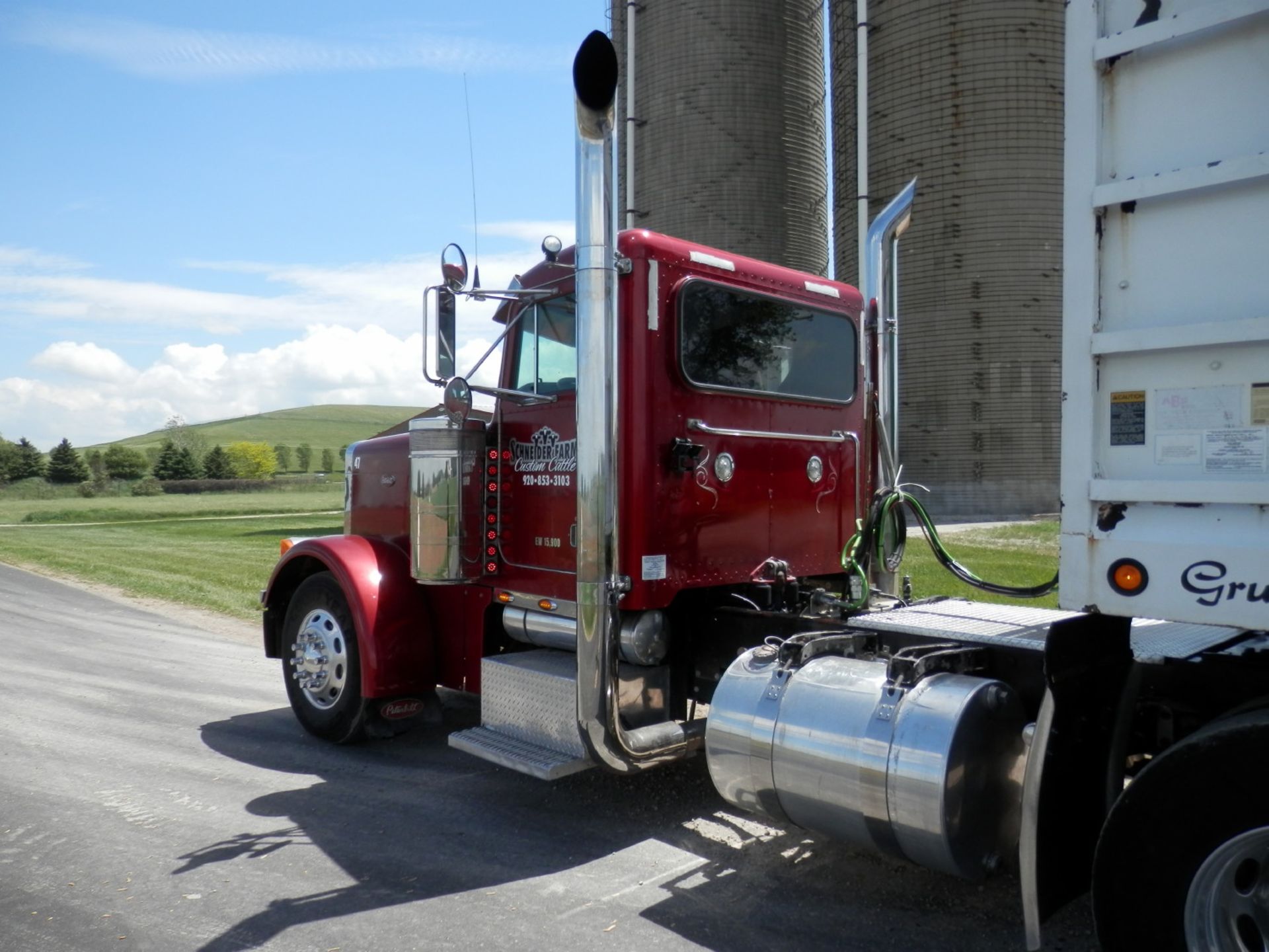 2004 PETERBILT 379 DAY CAB SEMI TRACTOR - Image 11 of 15