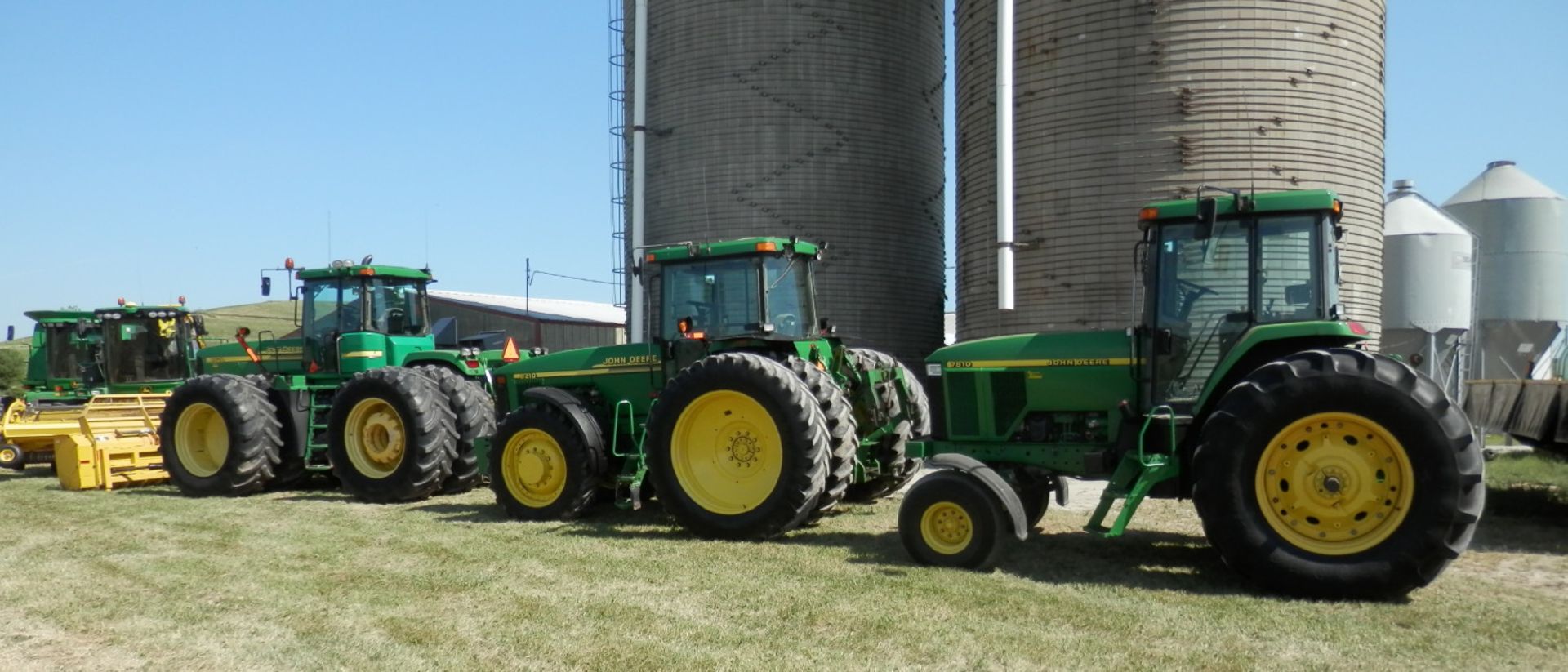 JD Pro Drive 7780 SP Harvestor, JD 9660 Combine, JD Tractors, & More! - Image 4 of 5