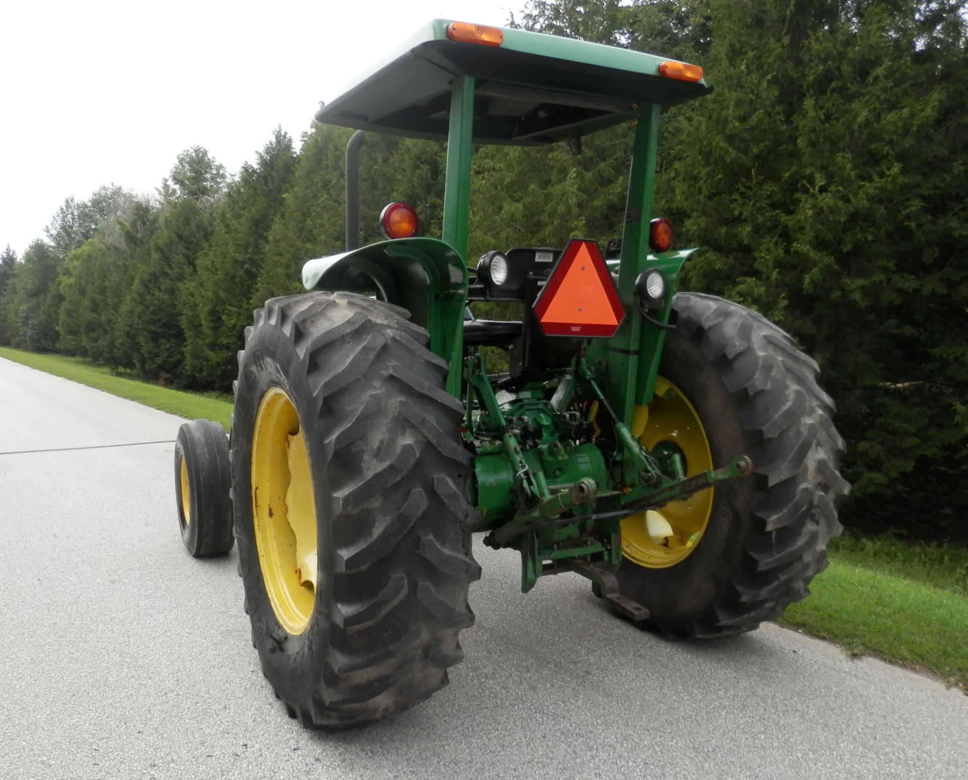 JOHN DEERE 2750 TRACTOR - Image 5 of 8