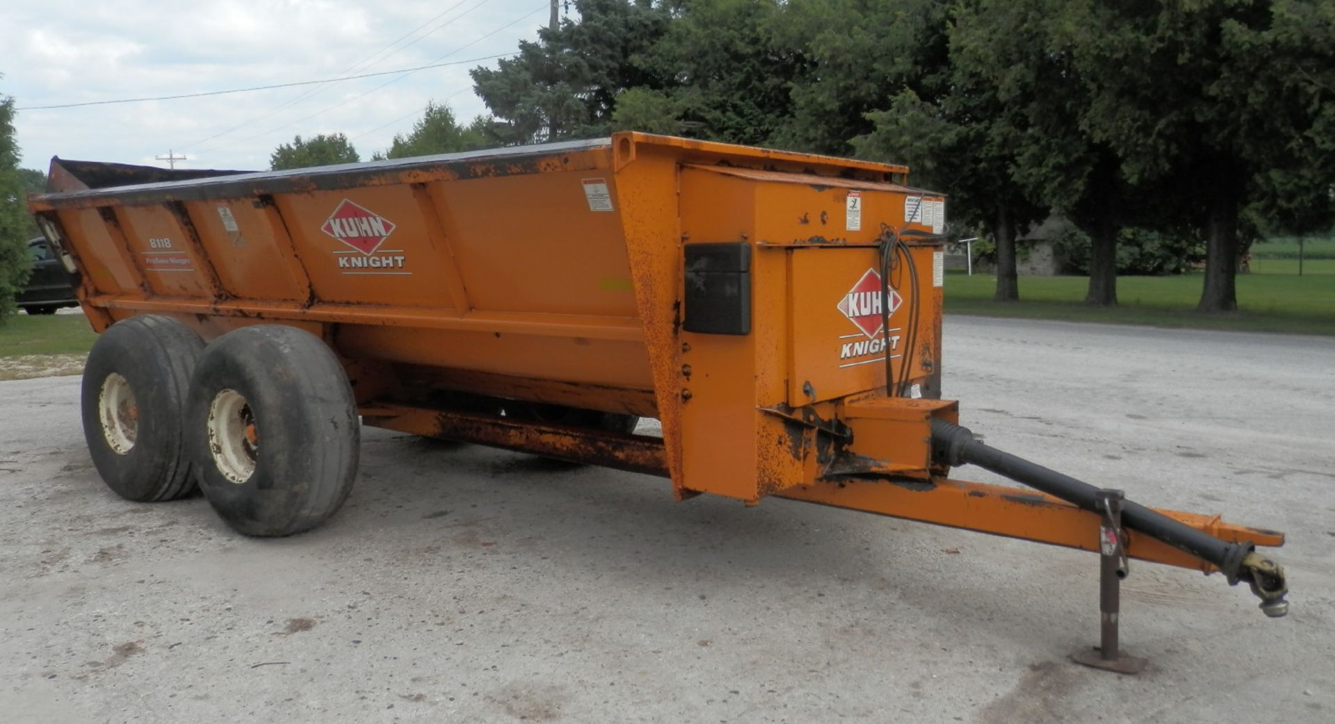 KUHN KNIGHT 8118 PRO TWIN SLINGER SPREADER