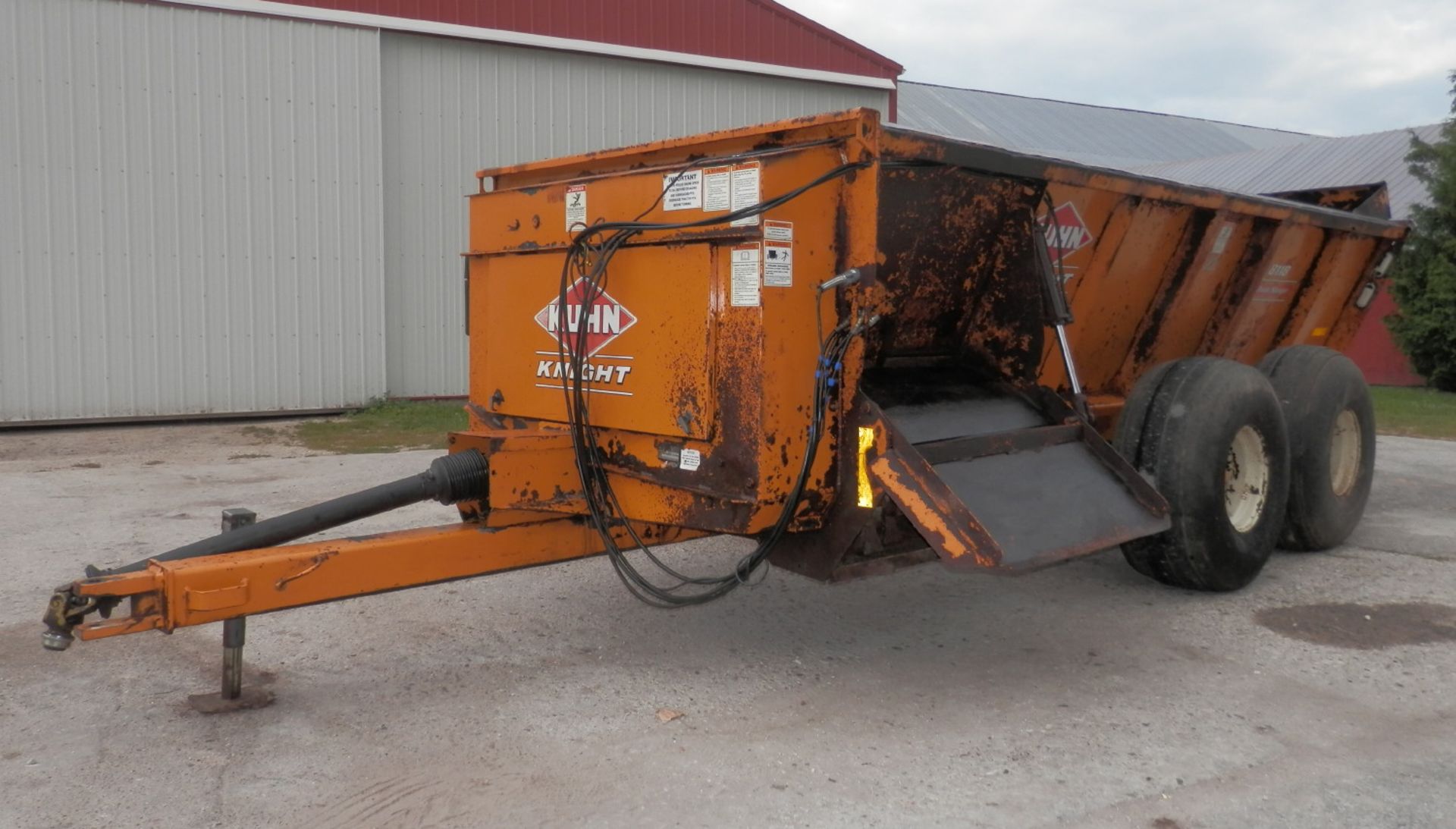 KUHN KNIGHT 8118 PRO TWIN SLINGER SPREADER - Image 3 of 7