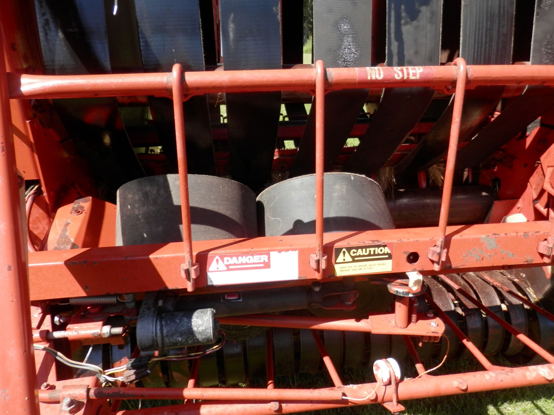 GEHL 1860 TDC ROUND BALER - Image 3 of 6