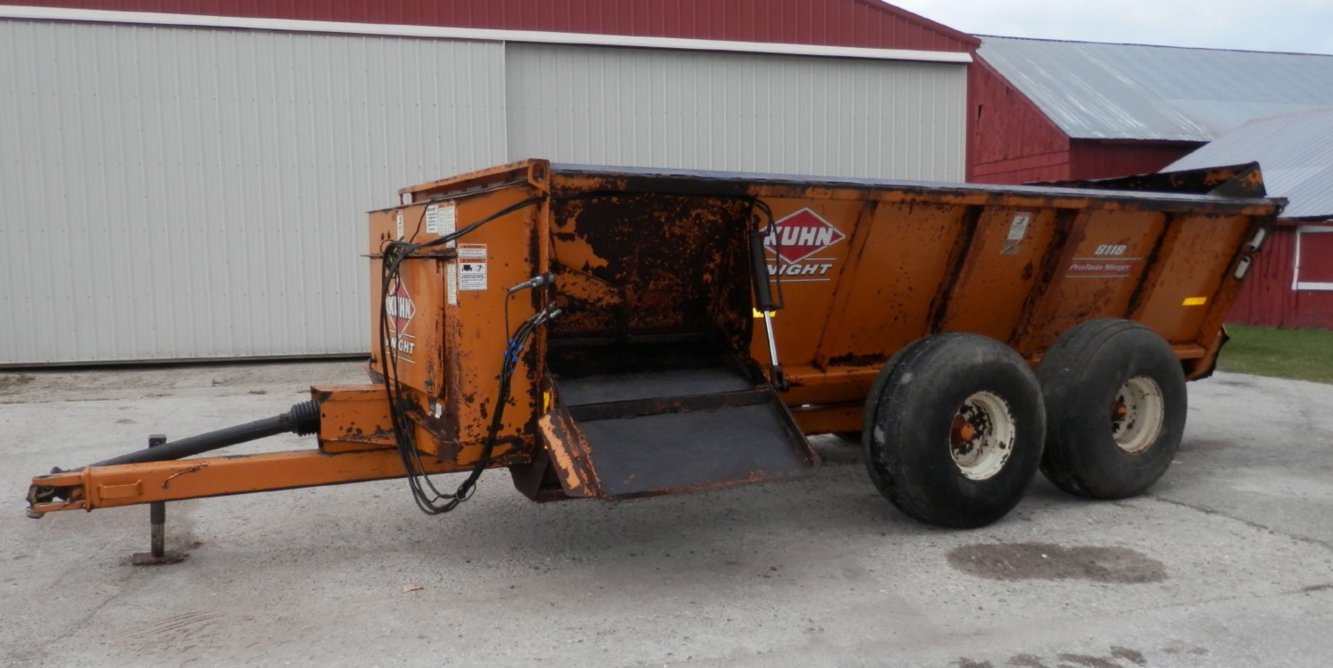 KUHN KNIGHT 8118 PRO TWIN SLINGER SPREADER - Image 4 of 7