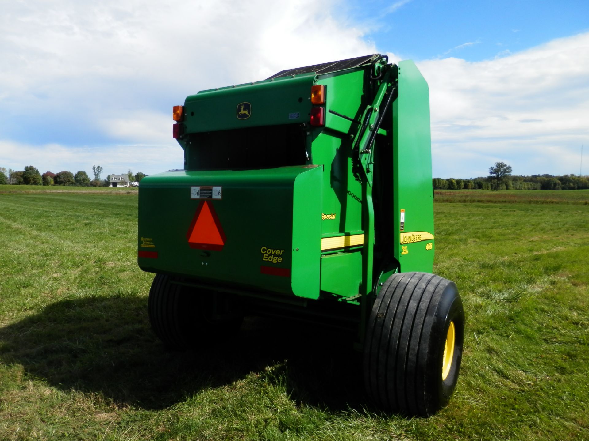 JOHN DEERE 468 SILAGE SPECIAL ROUND BALER - Image 5 of 16