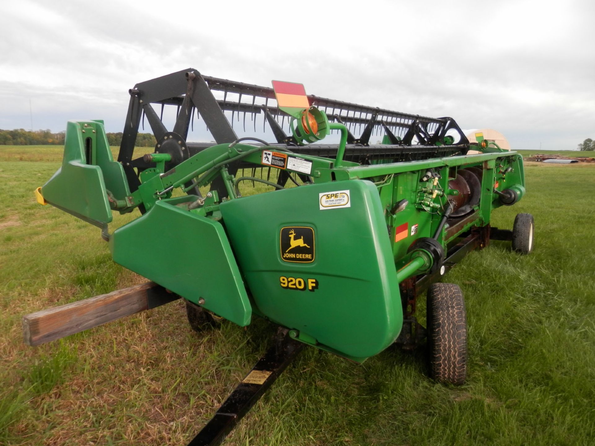 JOHN DEERE 920F FLEX GRAIN PLATFORM - Image 4 of 9