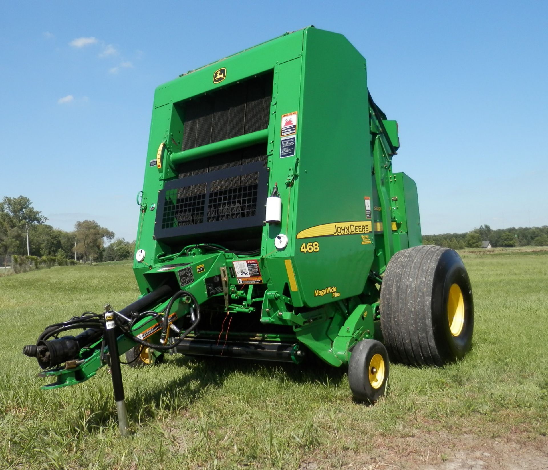 JOHN DEERE 468 SILAGE SPECIAL ROUND BALER