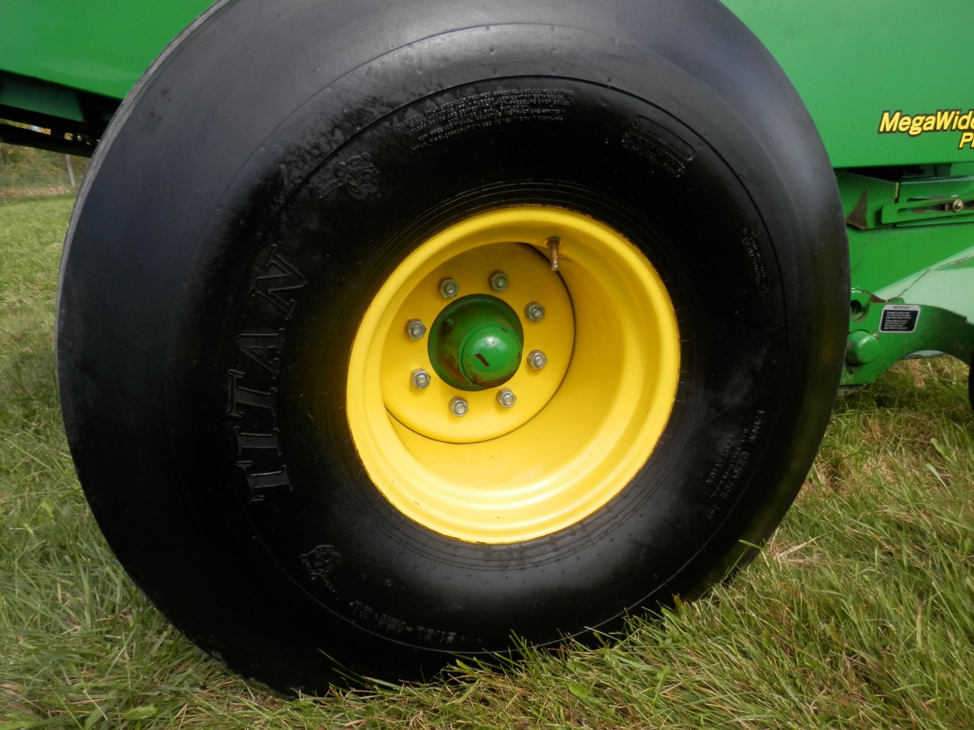 JOHN DEERE 468 SILAGE SPECIAL ROUND BALER - Image 9 of 16