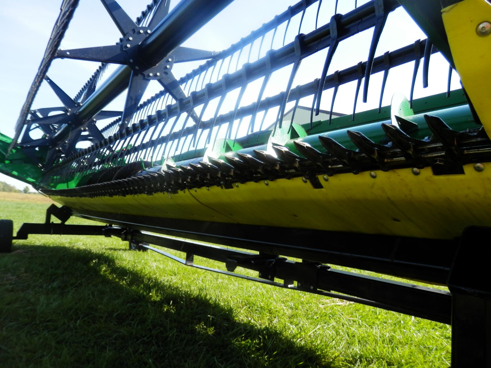 JOHN DEERE 920F GRAIN PLATFORM - Image 10 of 14