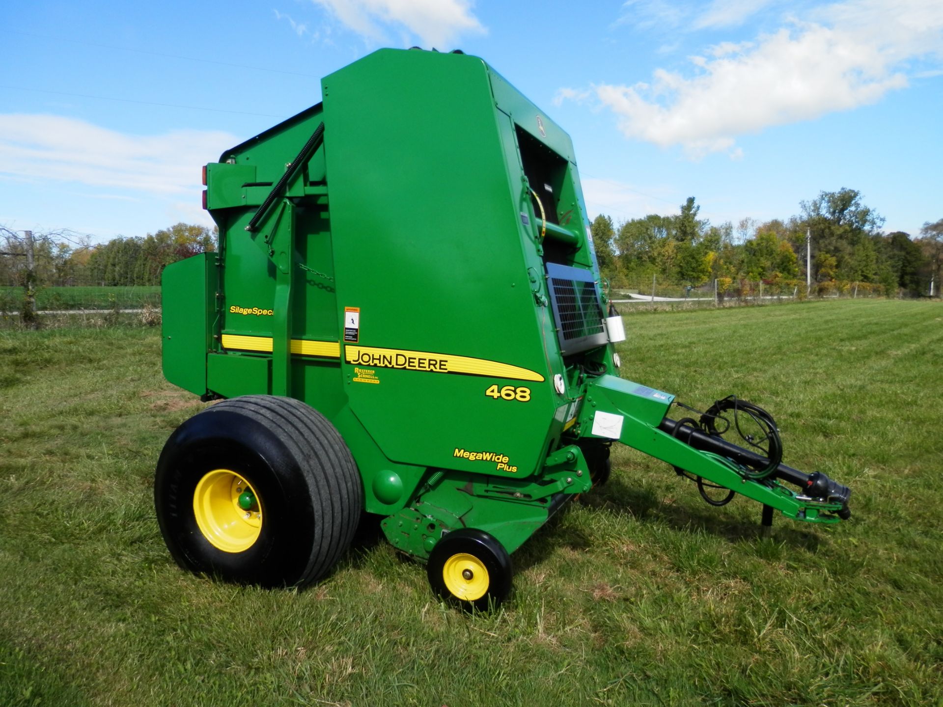 JOHN DEERE 468 SILAGE SPECIAL ROUND BALER - Image 4 of 16