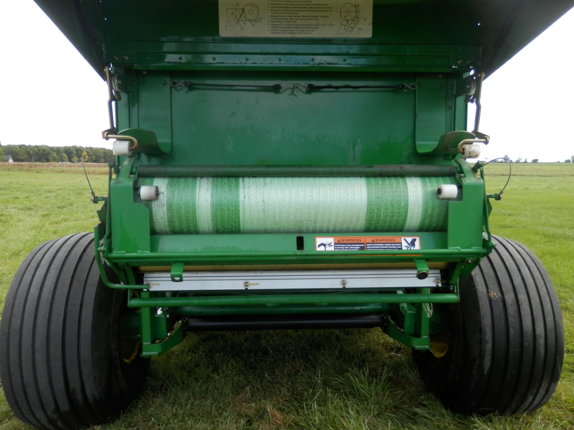 JOHN DEERE 468 SILAGE SPECIAL ROUND BALER - Image 13 of 16