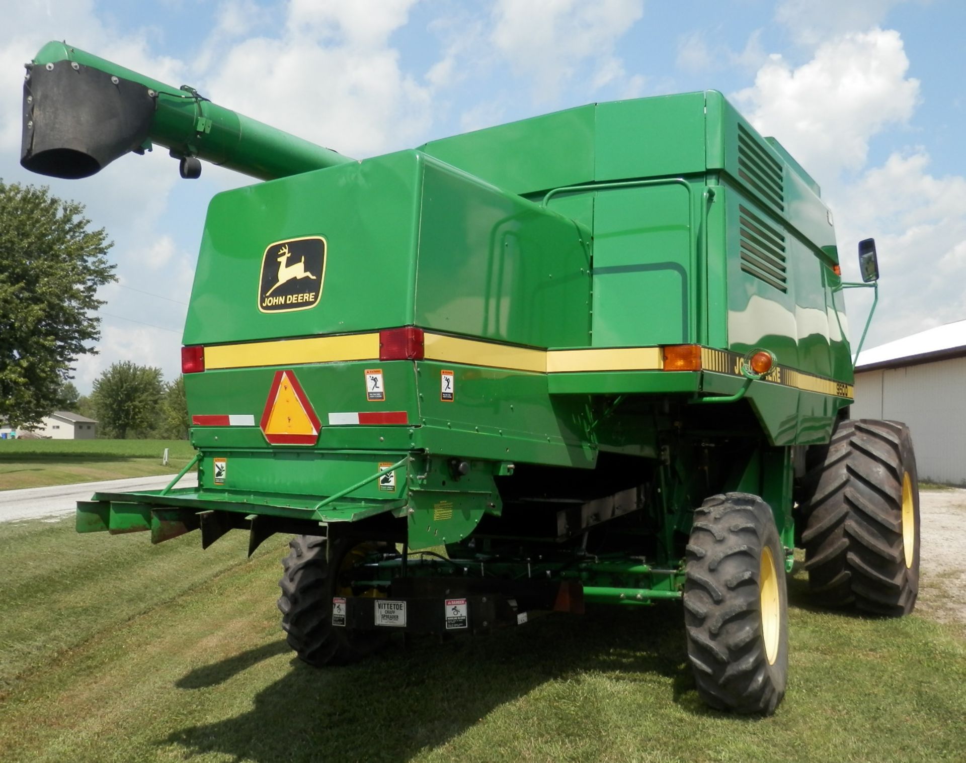 JOHN DEERE 9500 2WD COMBINE - Image 10 of 14