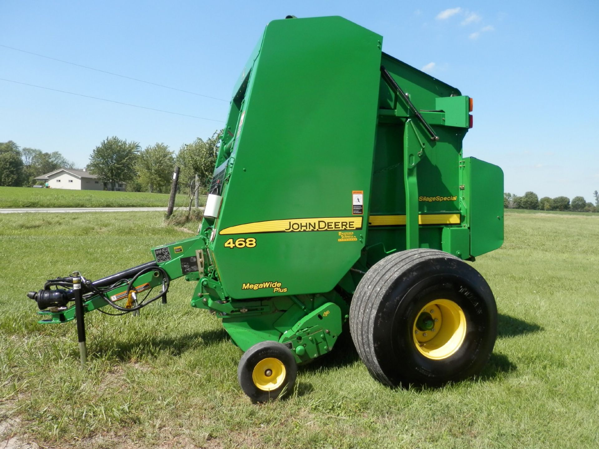 JOHN DEERE 468 SILAGE SPECIAL ROUND BALER - Image 2 of 16