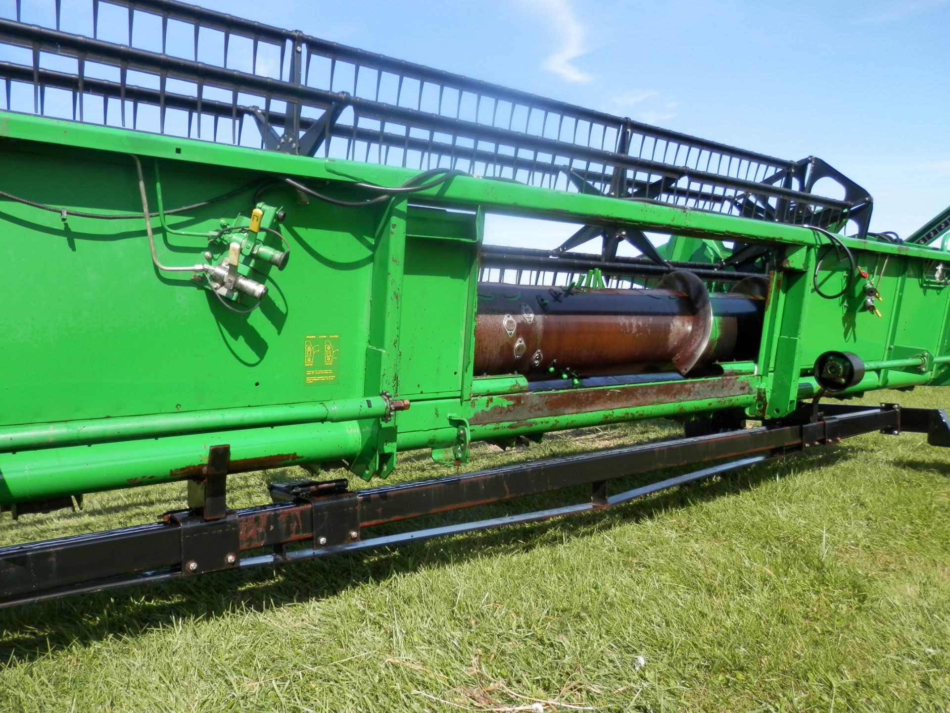 JOHN DEERE 920F GRAIN PLATFORM - Image 6 of 14