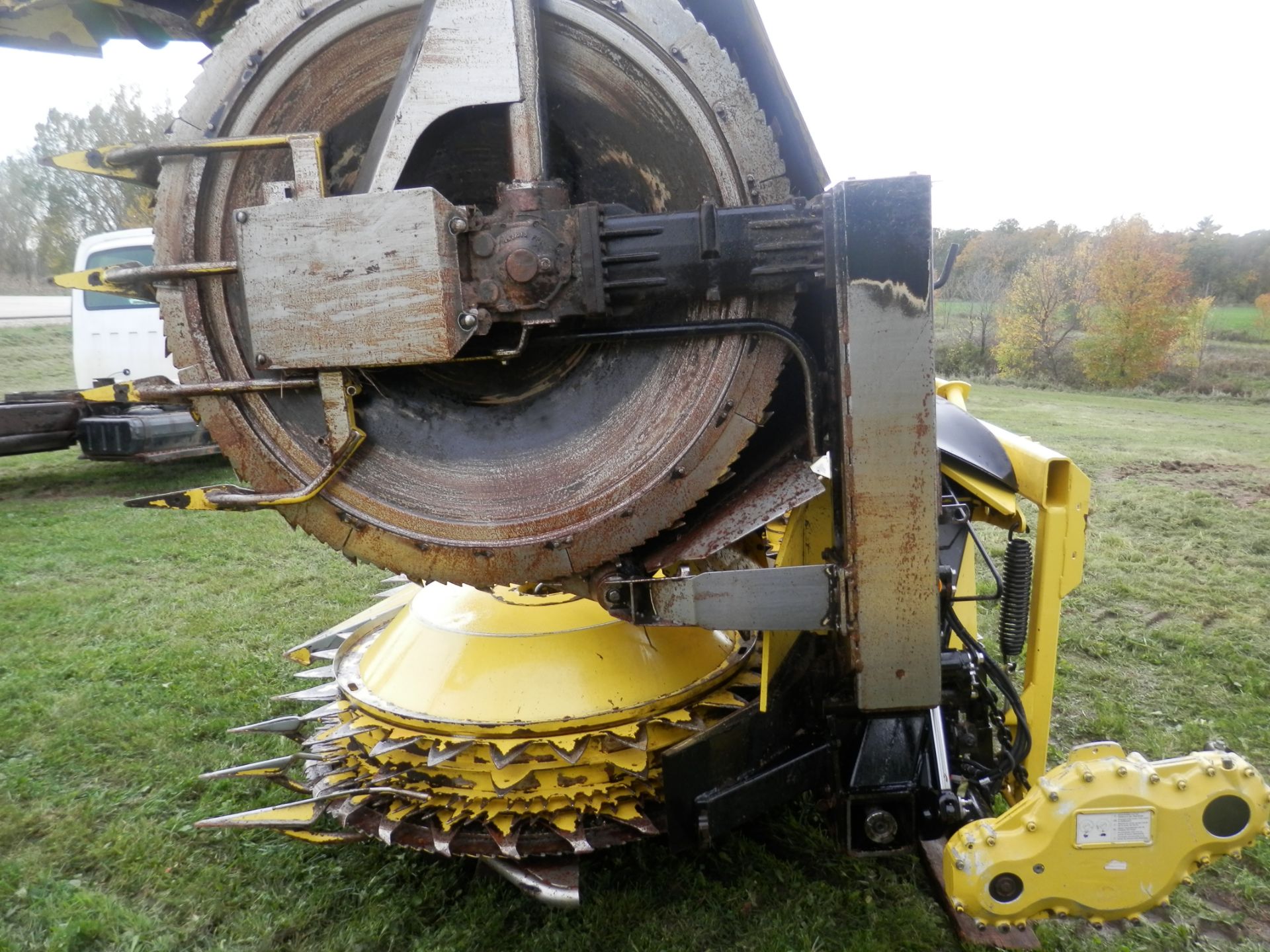 JOHN DEERE 678 8R BIG DRUM CORN HEAD (2012) - Image 5 of 6