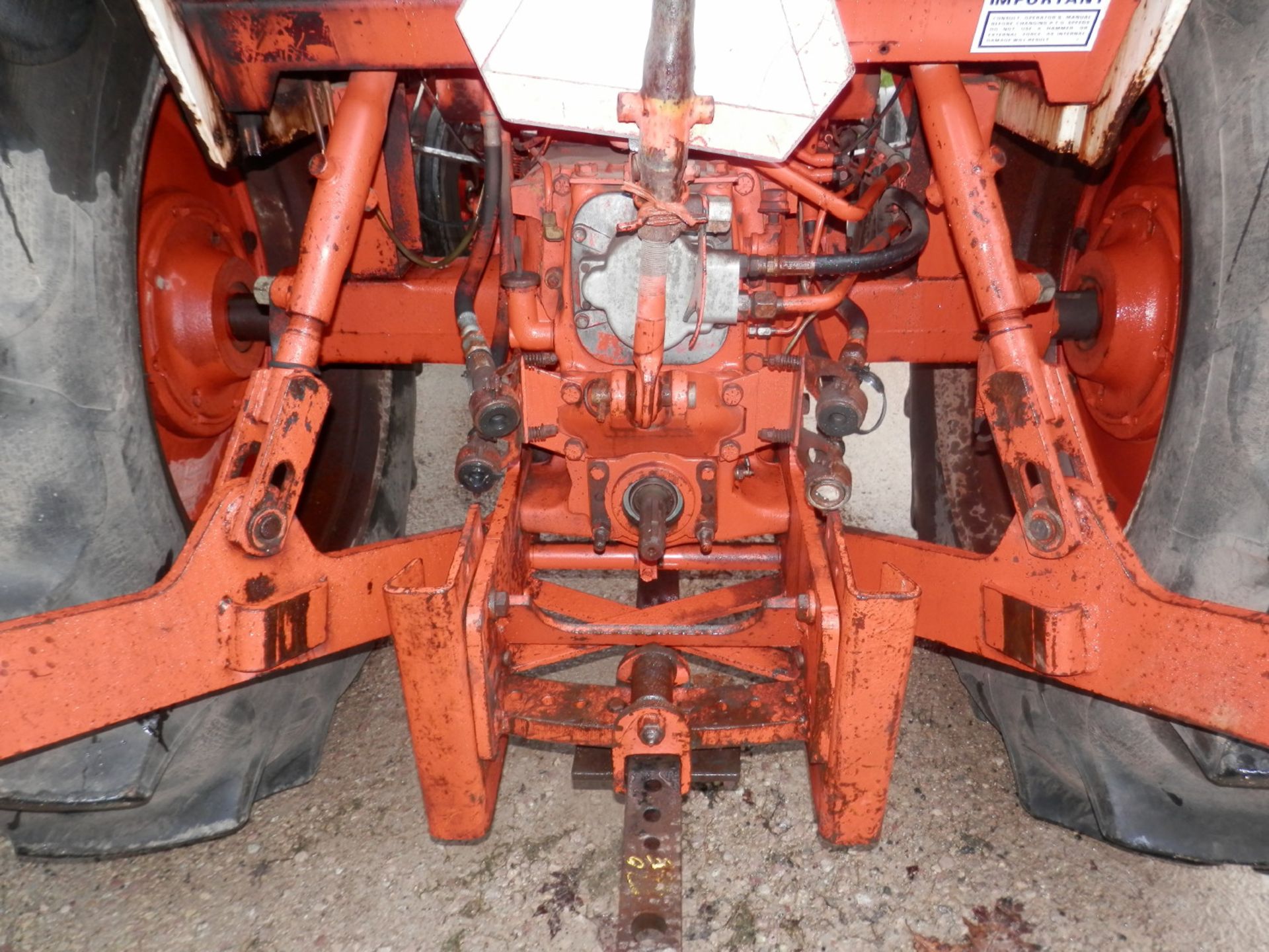 CASE 1070 TRACTOR - Image 11 of 17