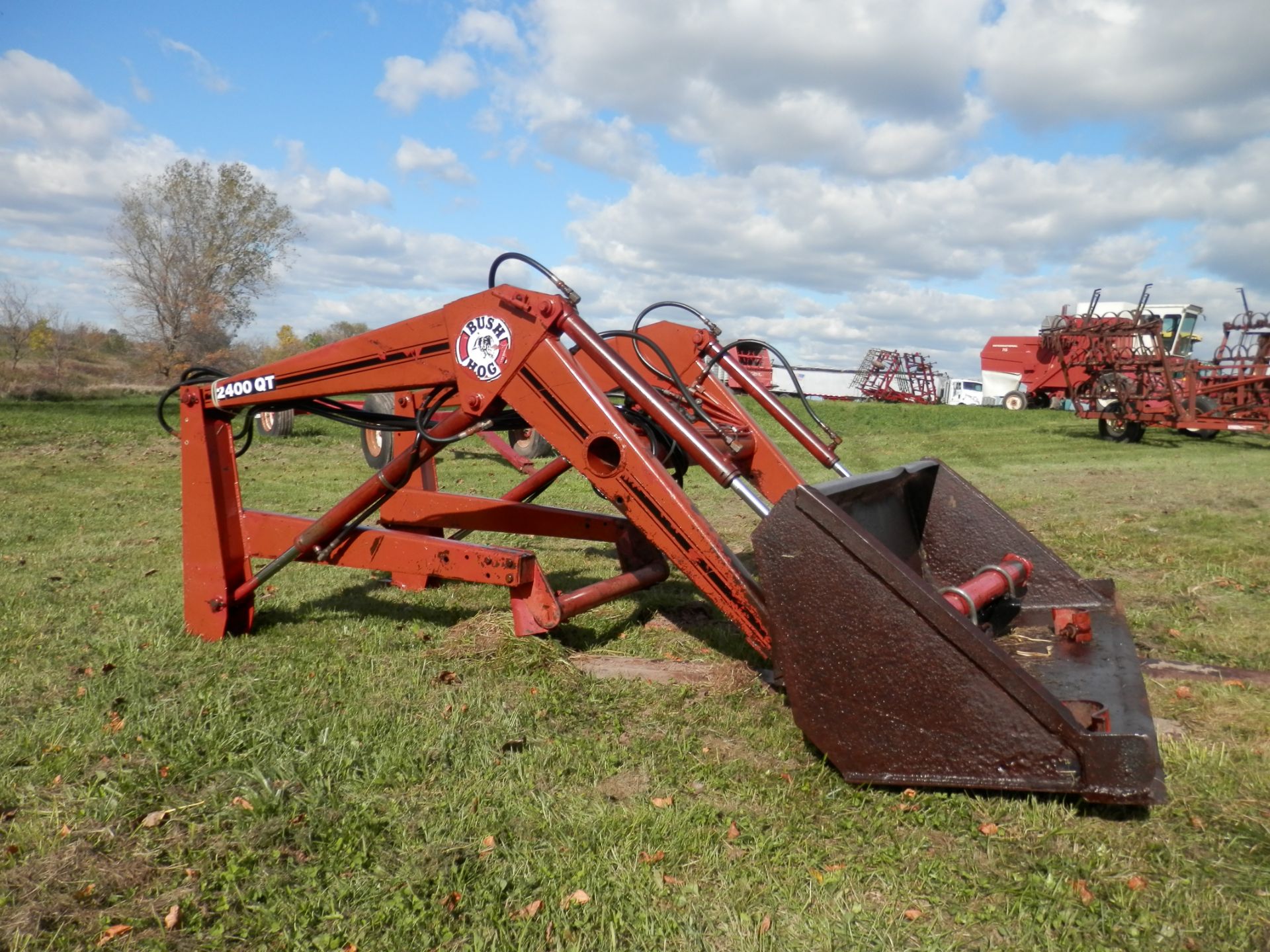 BUSH HOG 2400QT FARM TRACTOR LOADER - Image 3 of 6