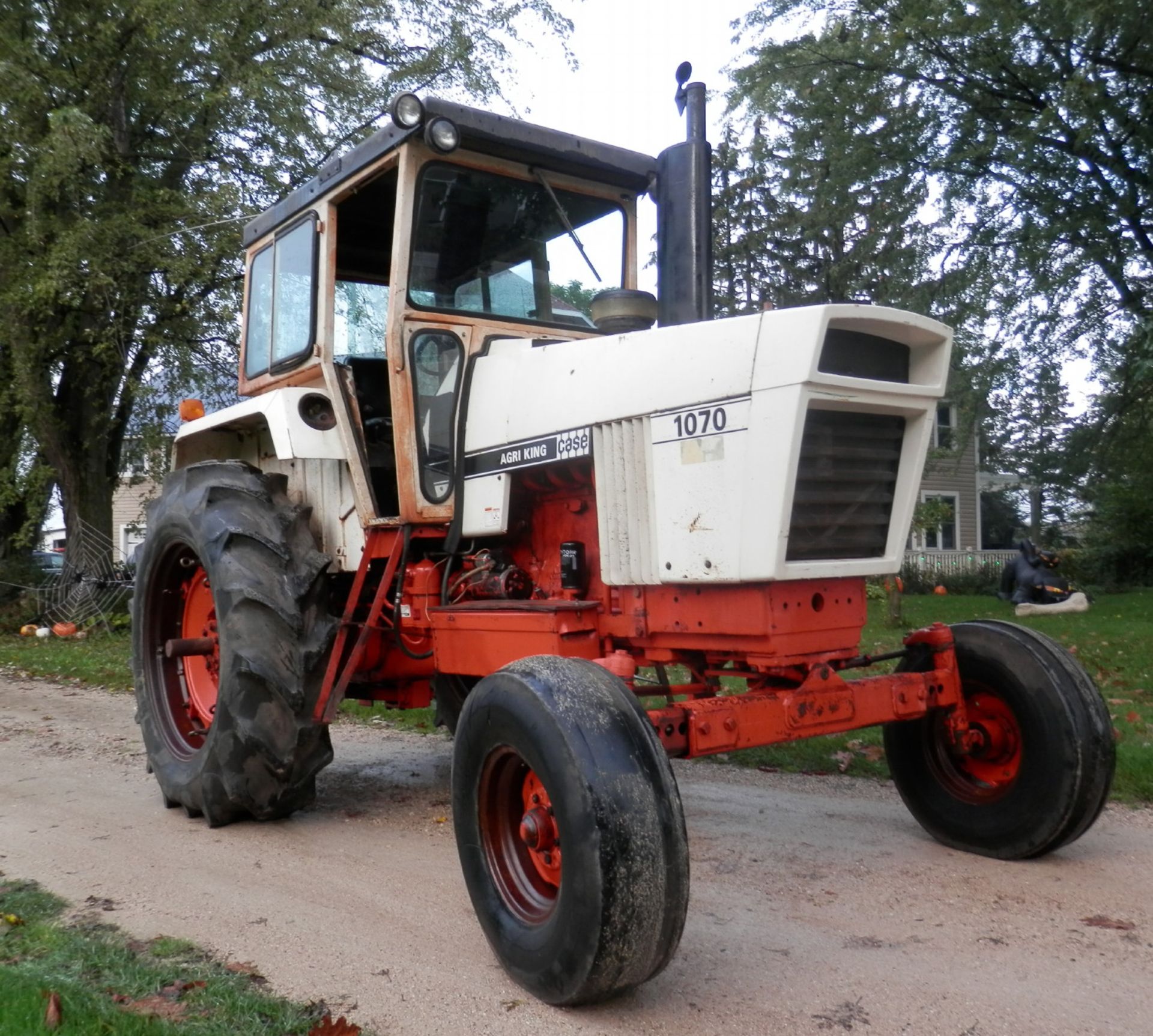 CASE 1070 TRACTOR - Image 4 of 17