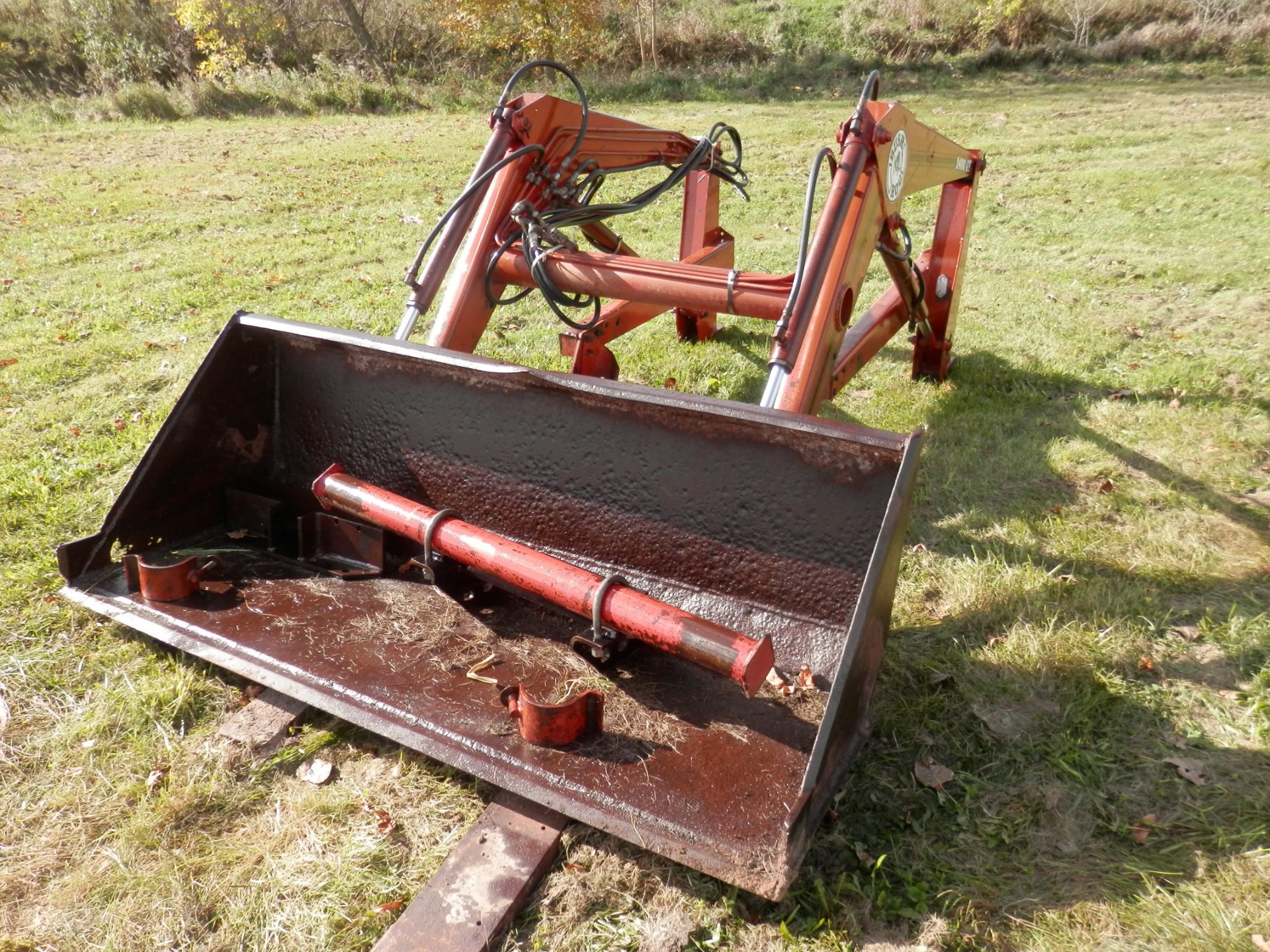 BUSH HOG 2400QT FARM TRACTOR LOADER - Image 2 of 6