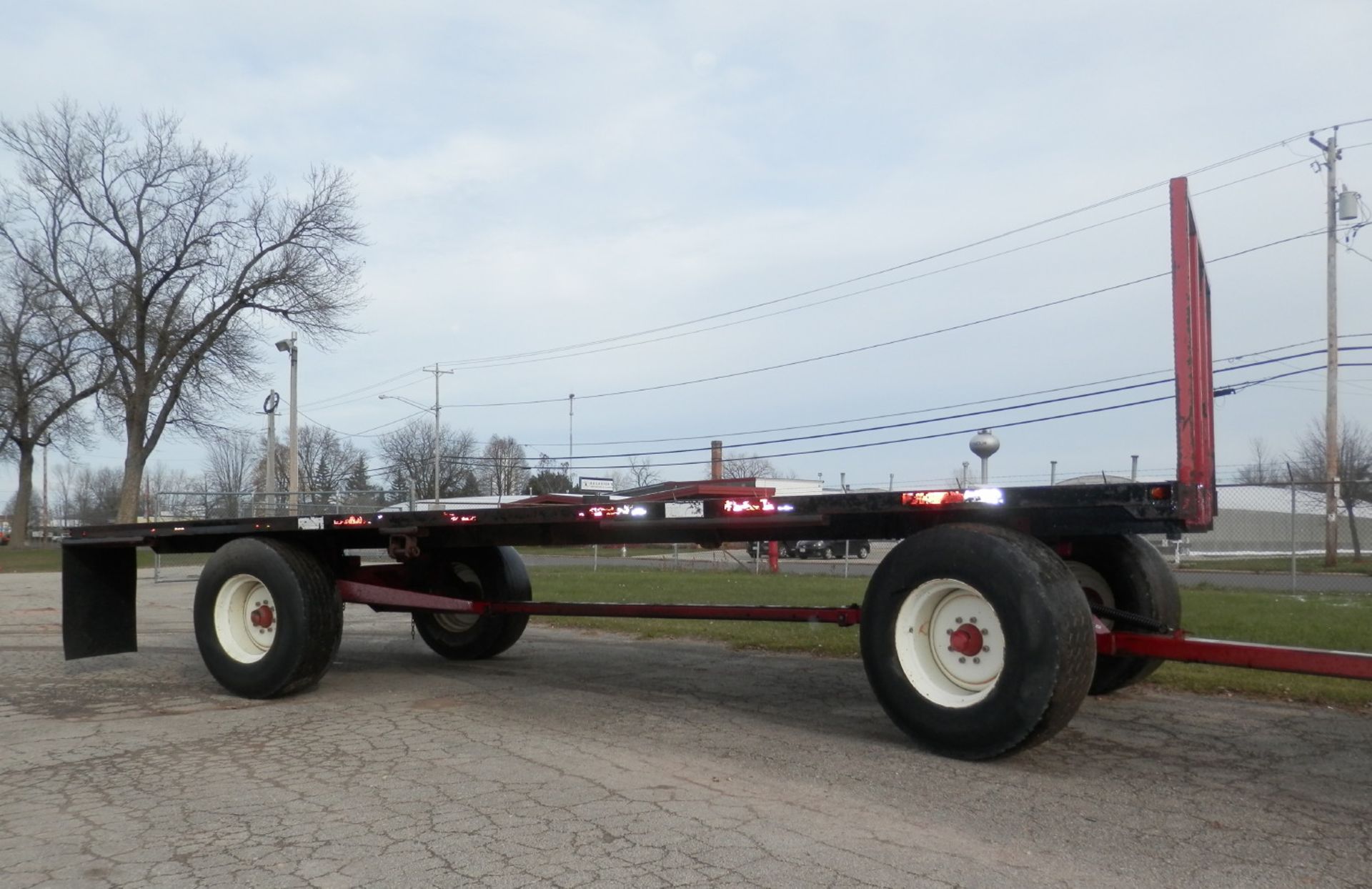 HD BIG BALE WAGON ON H&S X1704 GEAR - Image 4 of 14