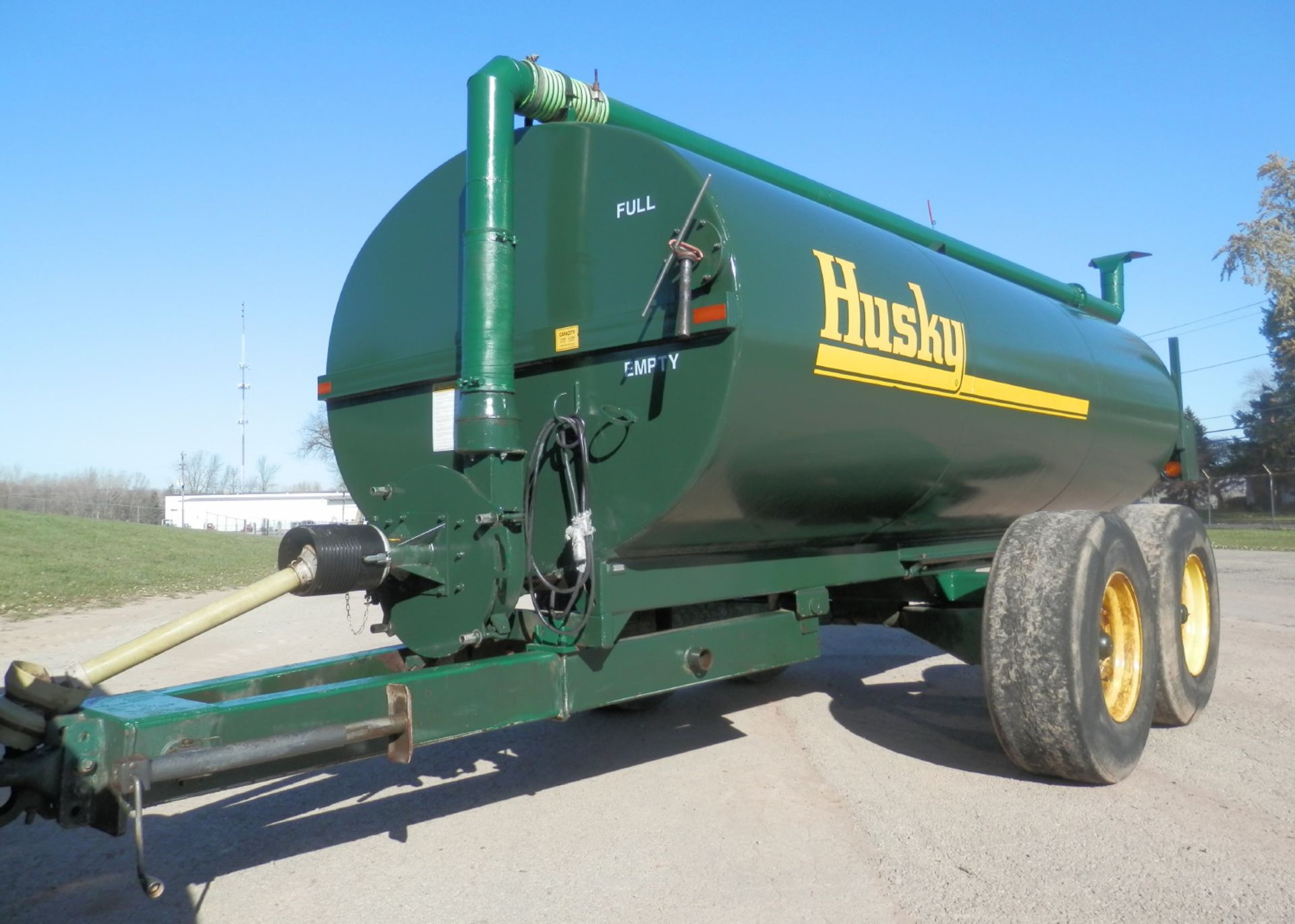 HUSKY 3000 GAL TANDEM AXLE MANURE TANKER - Image 4 of 19