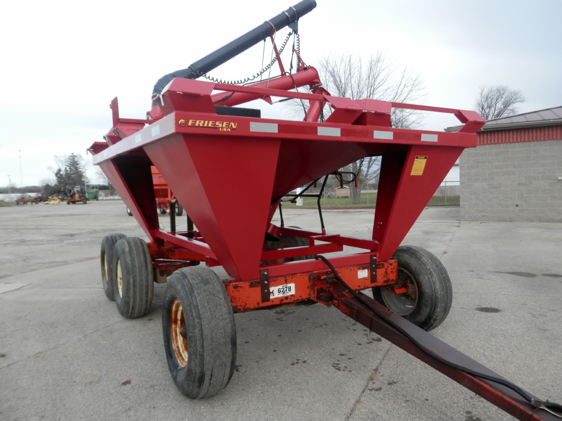 FRIESEN USA SEED TITAN 4-BOX SEED TENDER