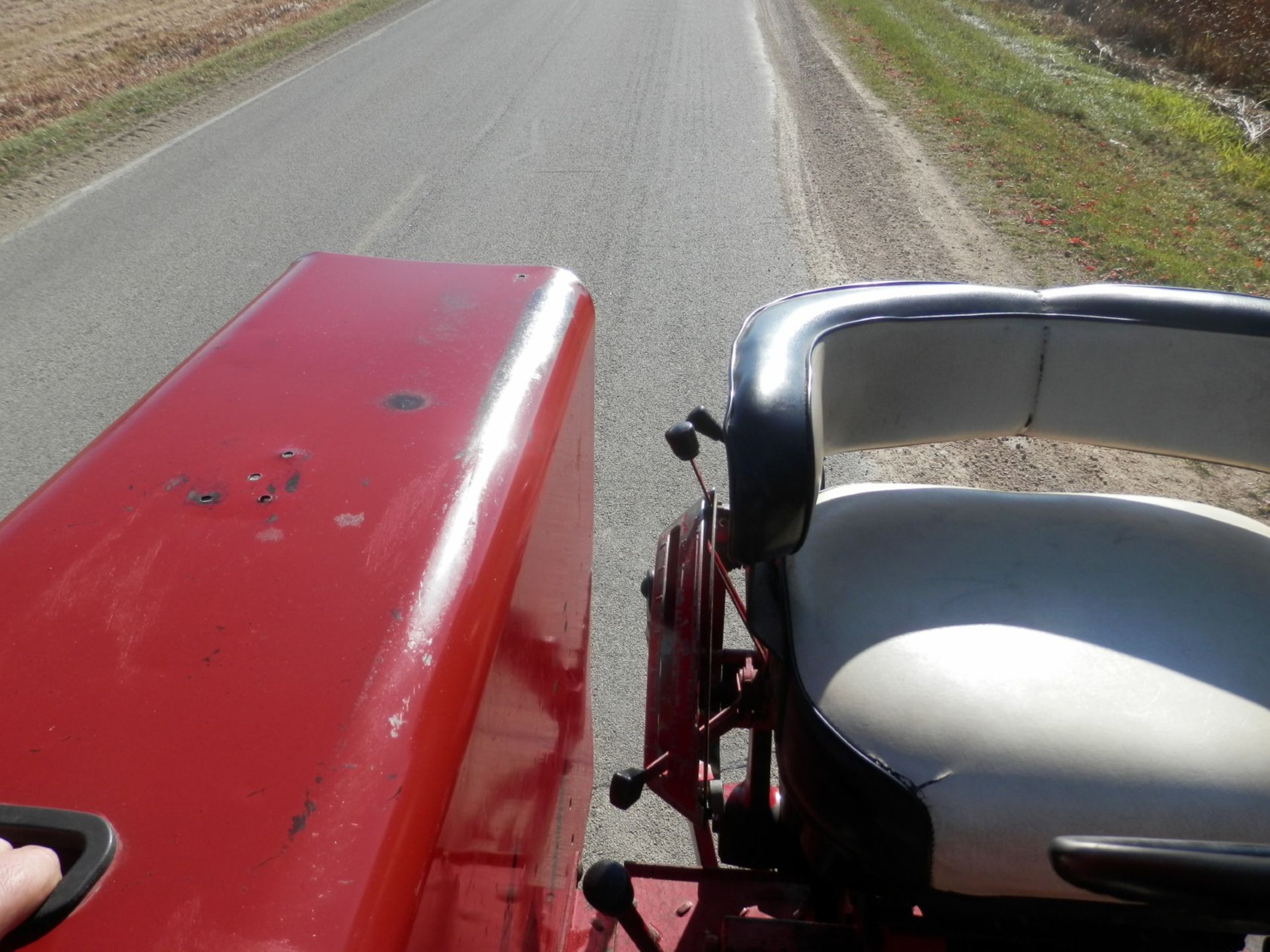 IH FARMALL 856 2WD TRACTOR - Image 17 of 19