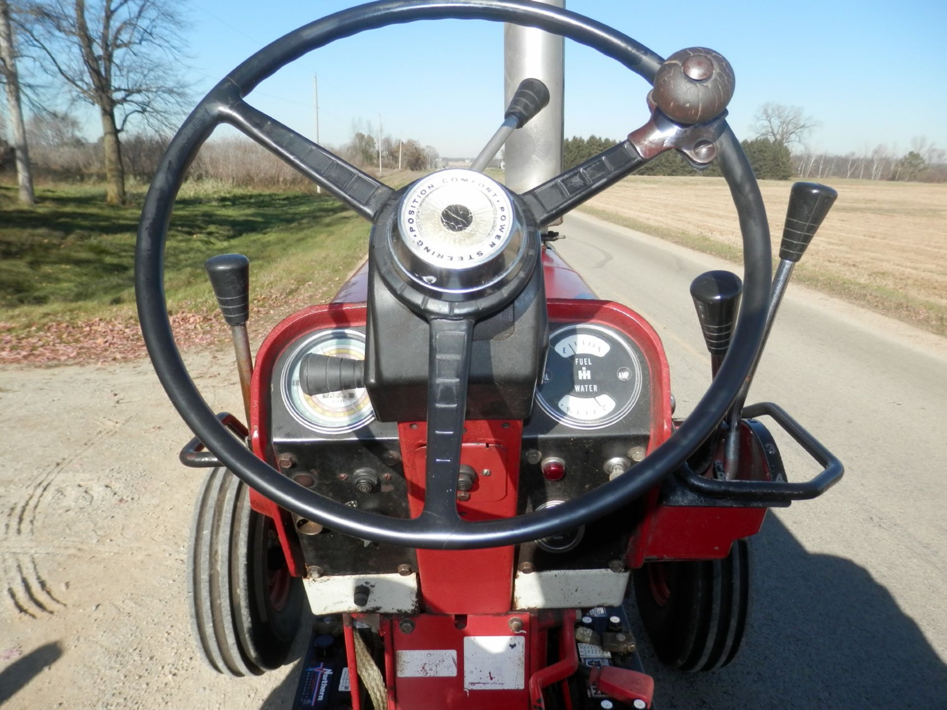 IH FARMALL 856 2WD TRACTOR - Image 10 of 19