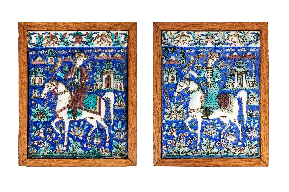 Deux carreaux au fauconnierIran, art Qajar vers 1880Grand carreaux de revêtement en céramique moulée