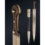 Grand KinjalCaucase, daté 1301H (=1891) Epée à poignée à plaquettes en corne à décor clouté et